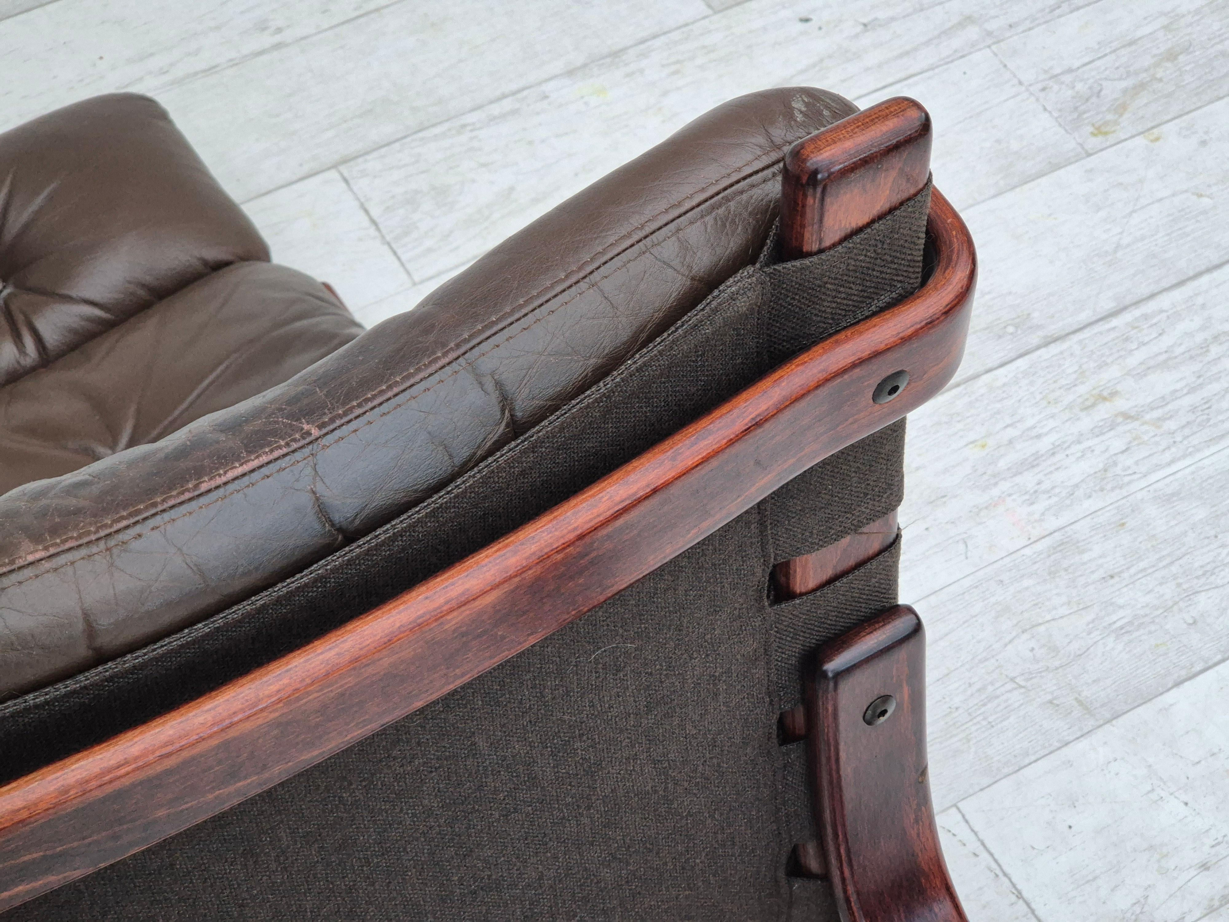 1970s, Scandinavian armchair, original condition, furniture leather, bent wood. For Sale 11