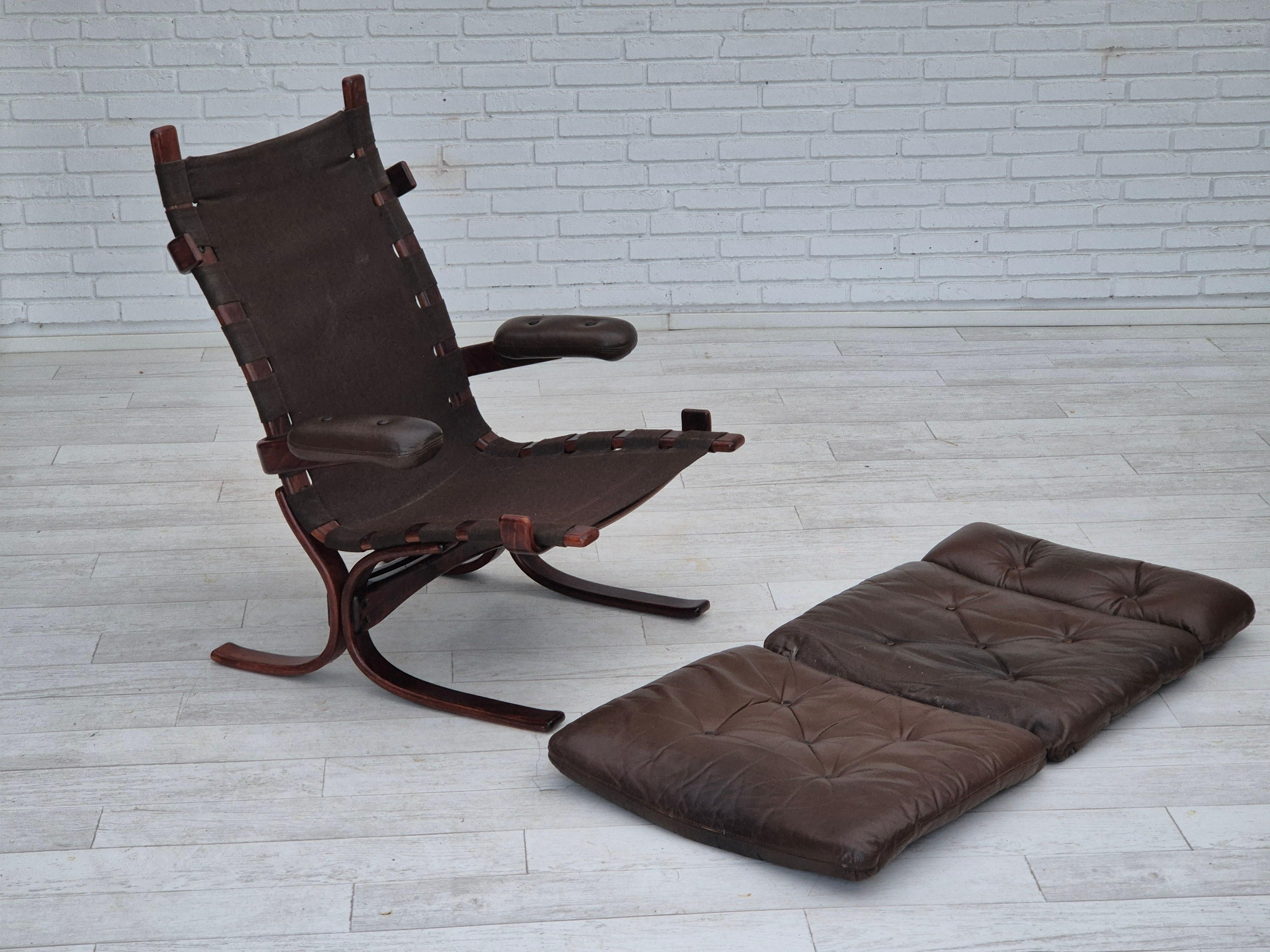 Leather 1970s, Scandinavian armchair, original condition, furniture leather, bent wood. For Sale