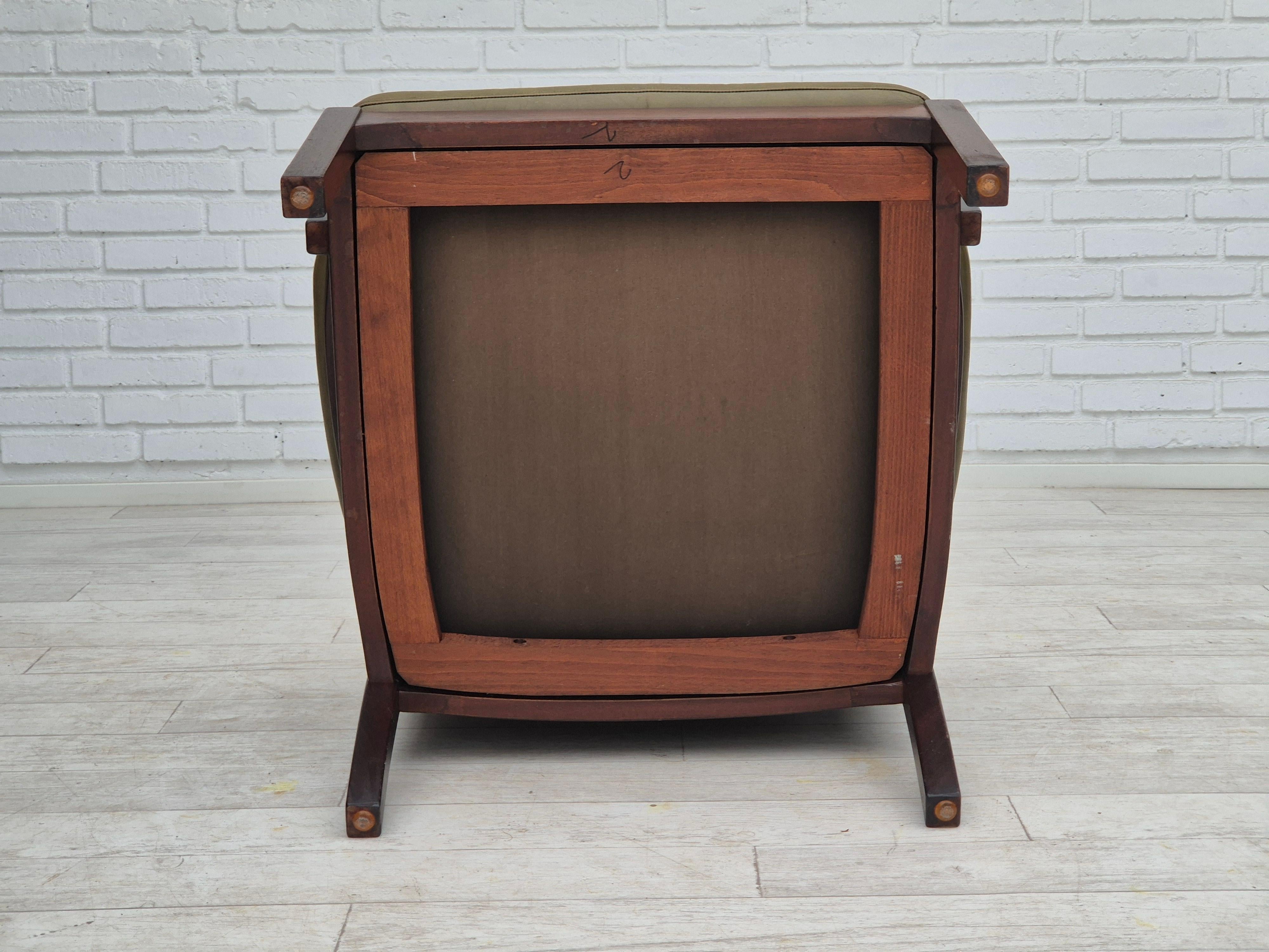 Años 70, sillón escandinavo, estado original, muebles de cuero, madera de teca. en venta 7