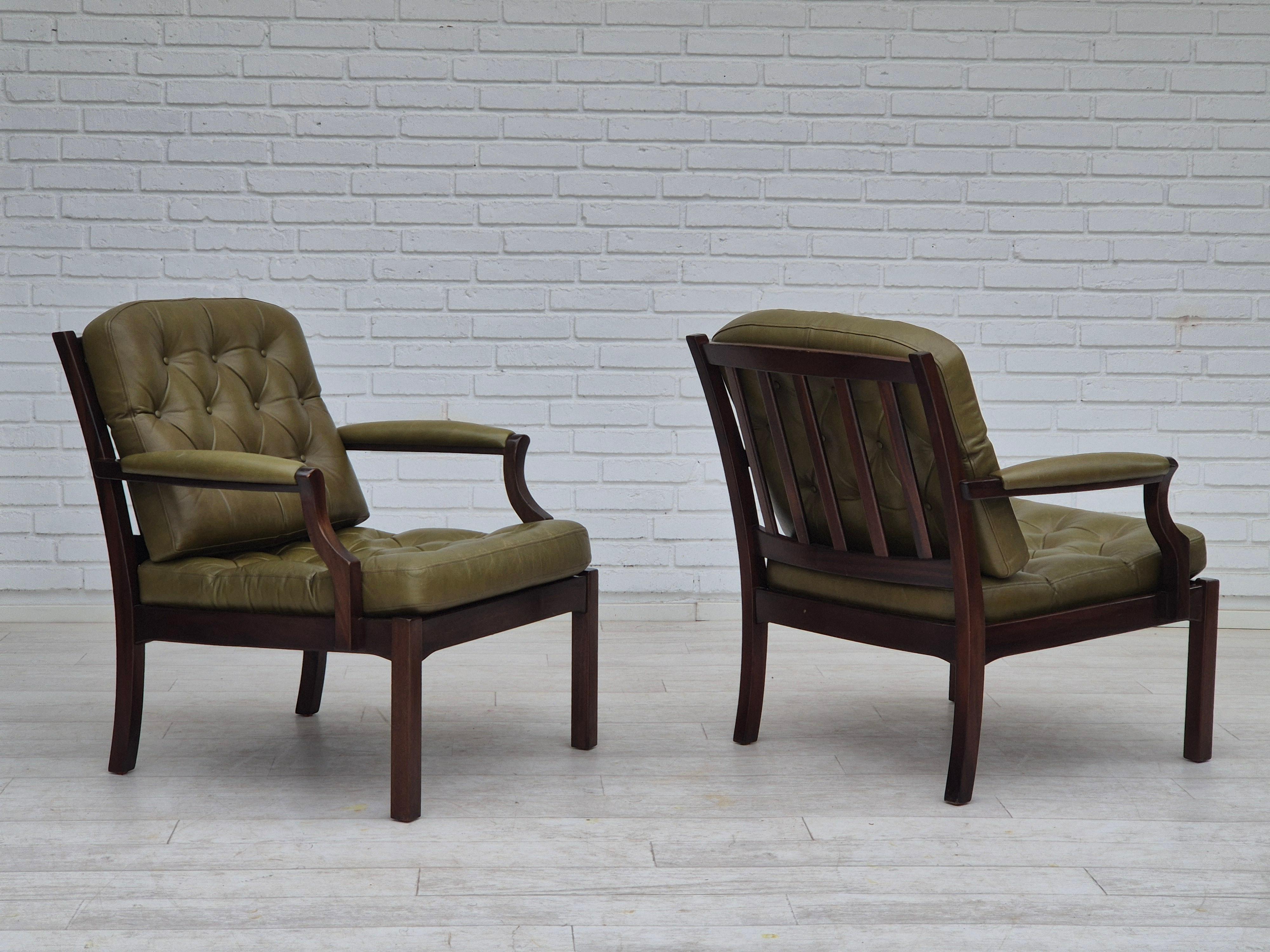 Años 70, sillón escandinavo, estado original, muebles de cuero, madera de teca. en venta 10
