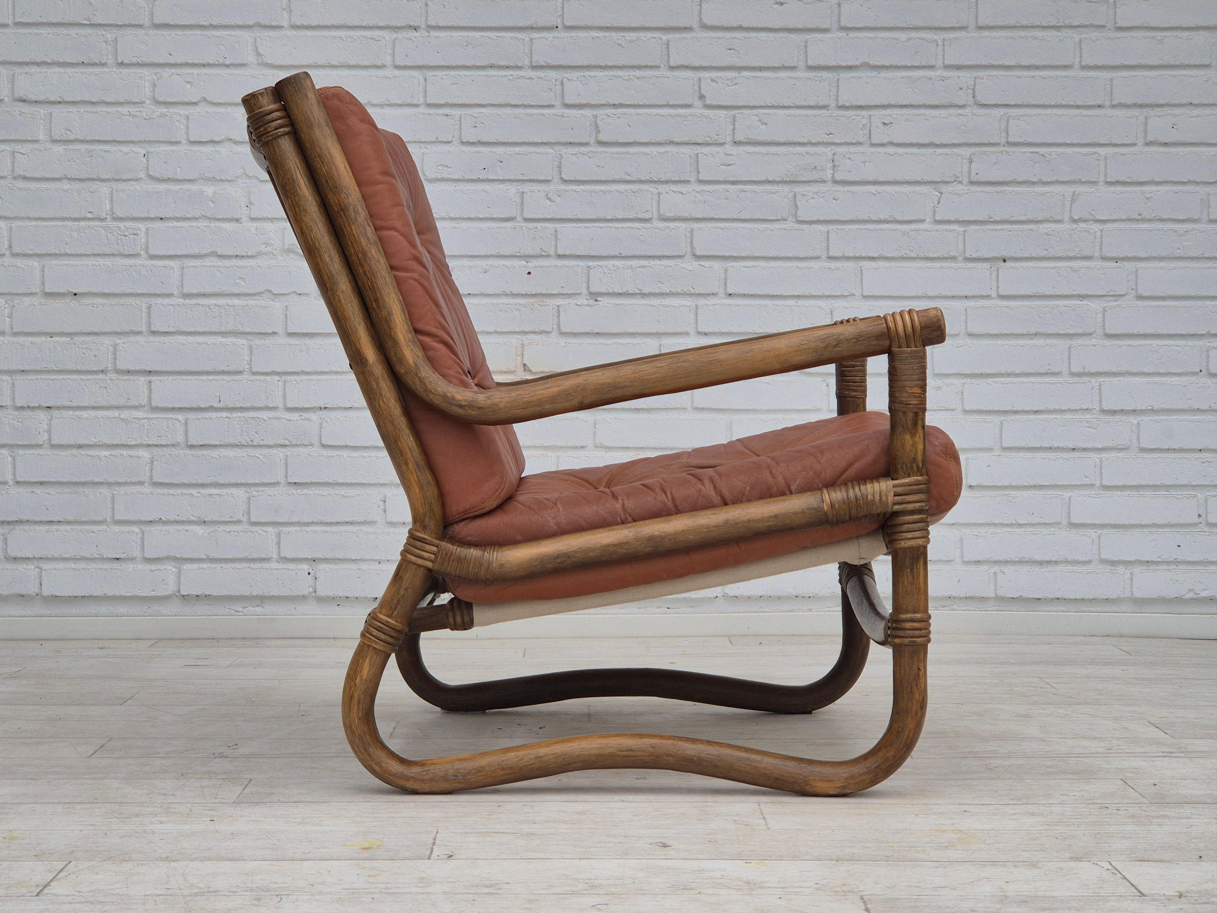 Scandinave moderne 1970, fauteuil scandinave, très bon état d'origine, bambou, cuir. en vente