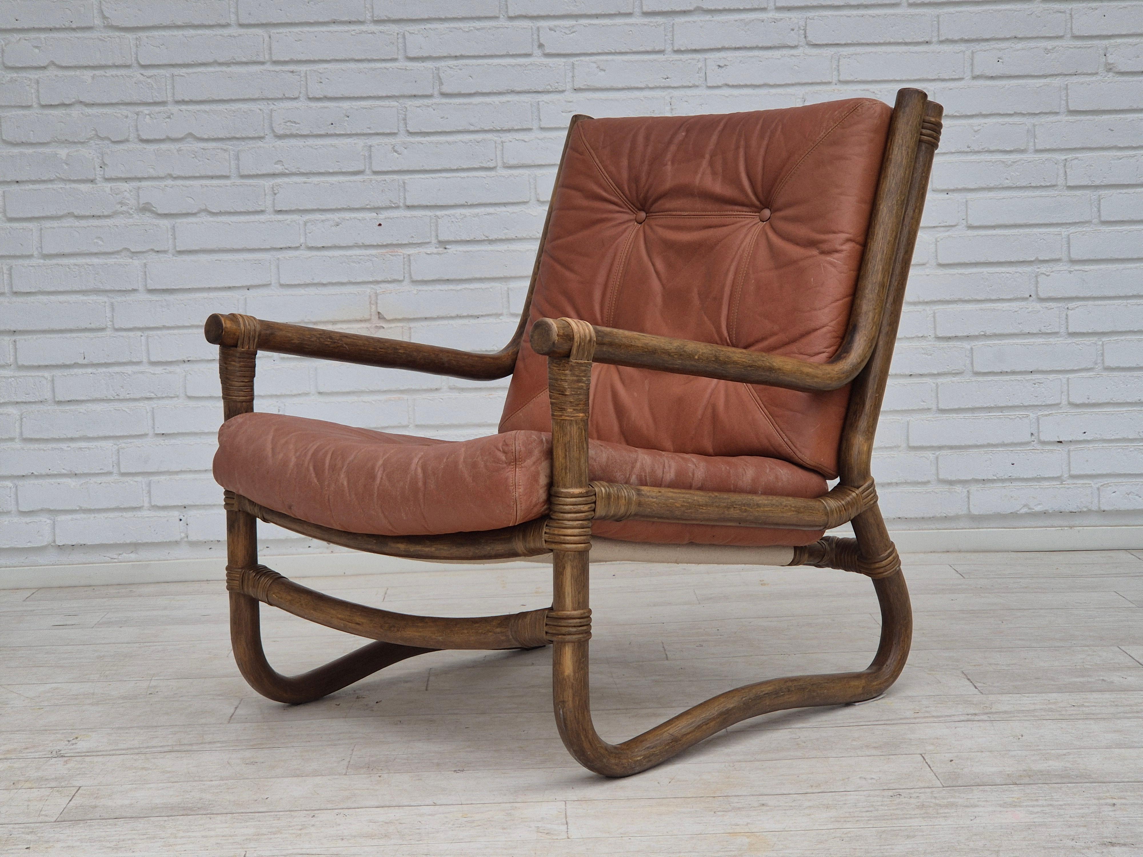 1970, fauteuil scandinave, très bon état d'origine, bambou, cuir. en vente 2
