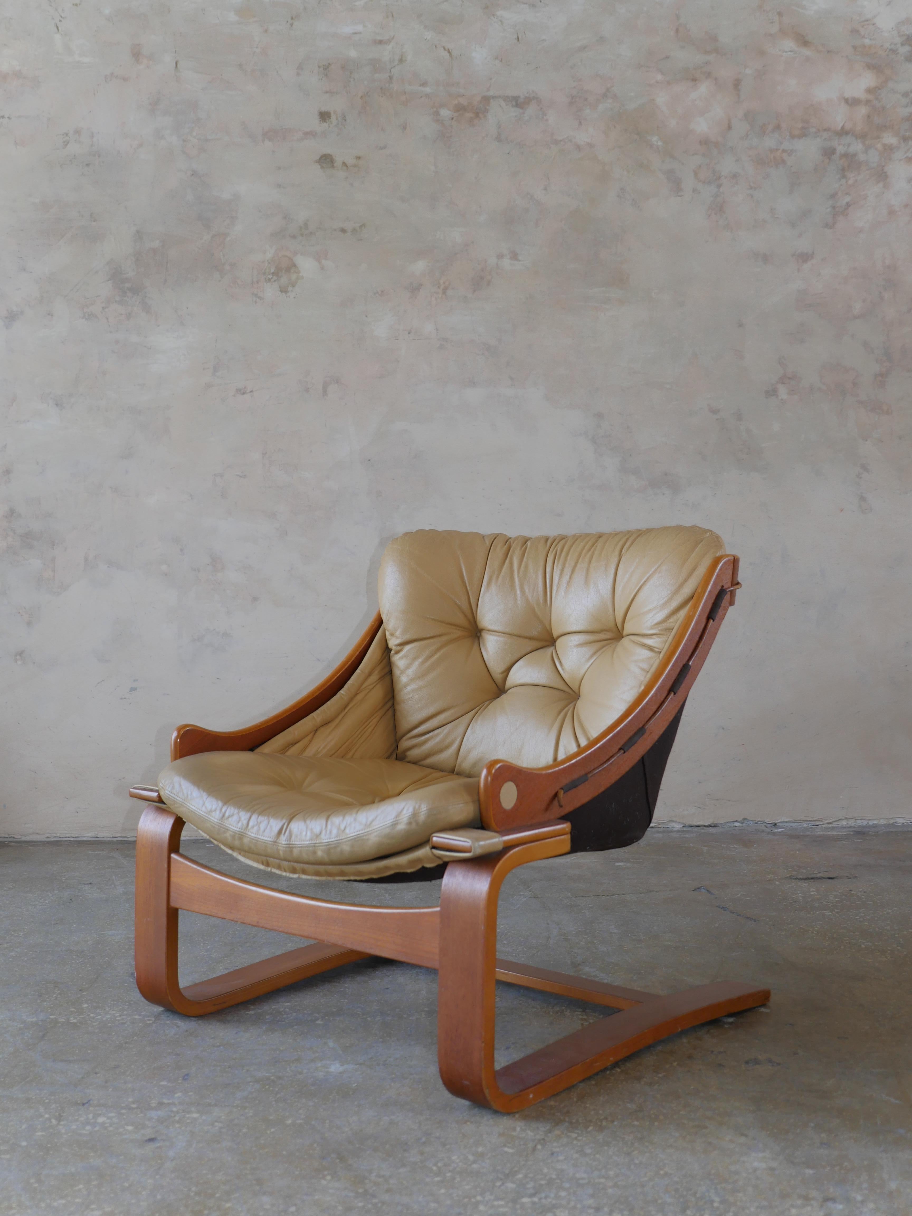 1970s, Scandinavian Bentwood Cantilevered Leather Lounge Chair 1