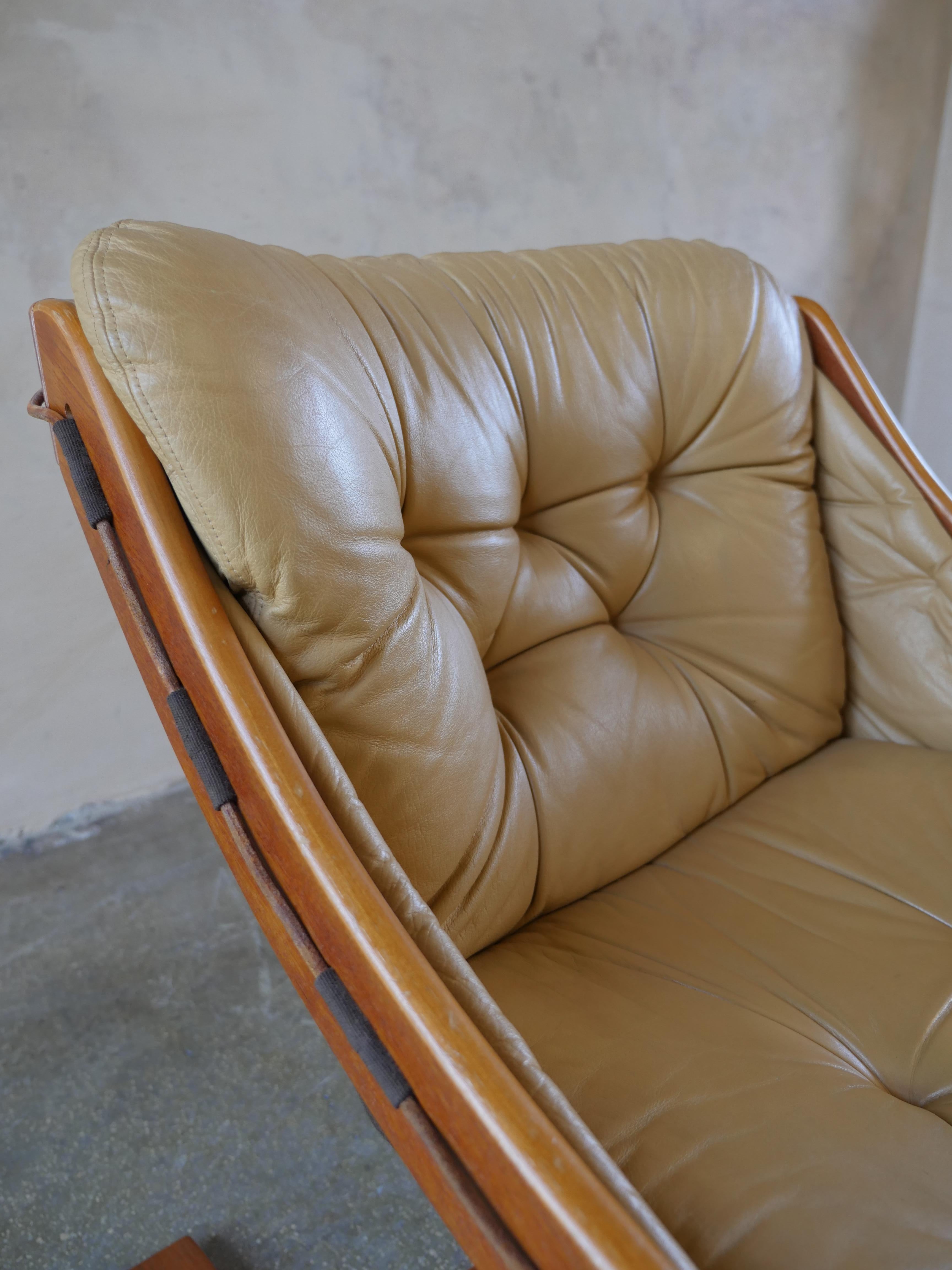 1970s, Scandinavian Bentwood Cantilevered Leather Lounge Chair 2