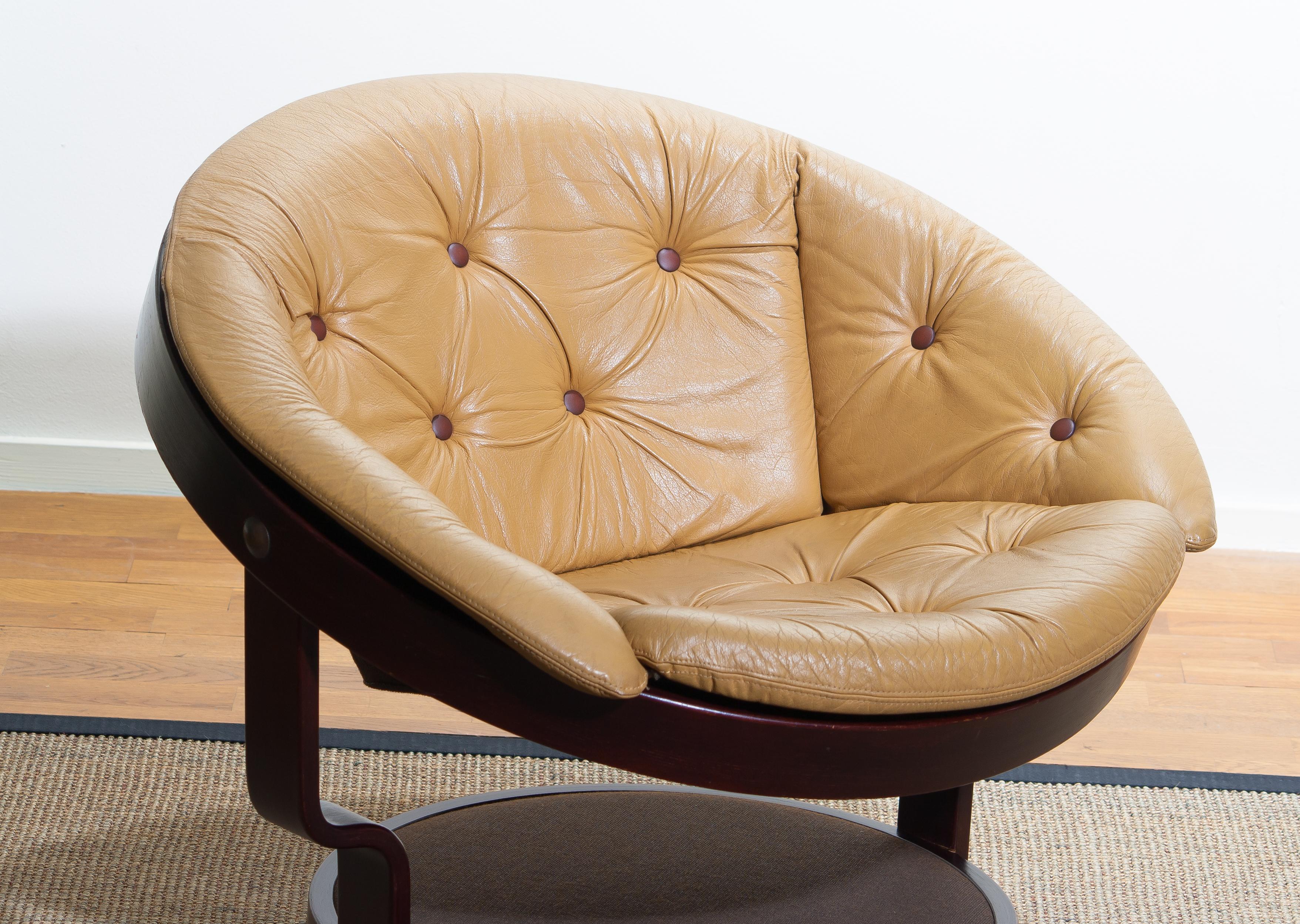 1970s Scandinavian Circle Shaped Swivel Chair by Oddmund Vad in Camel Leather 3