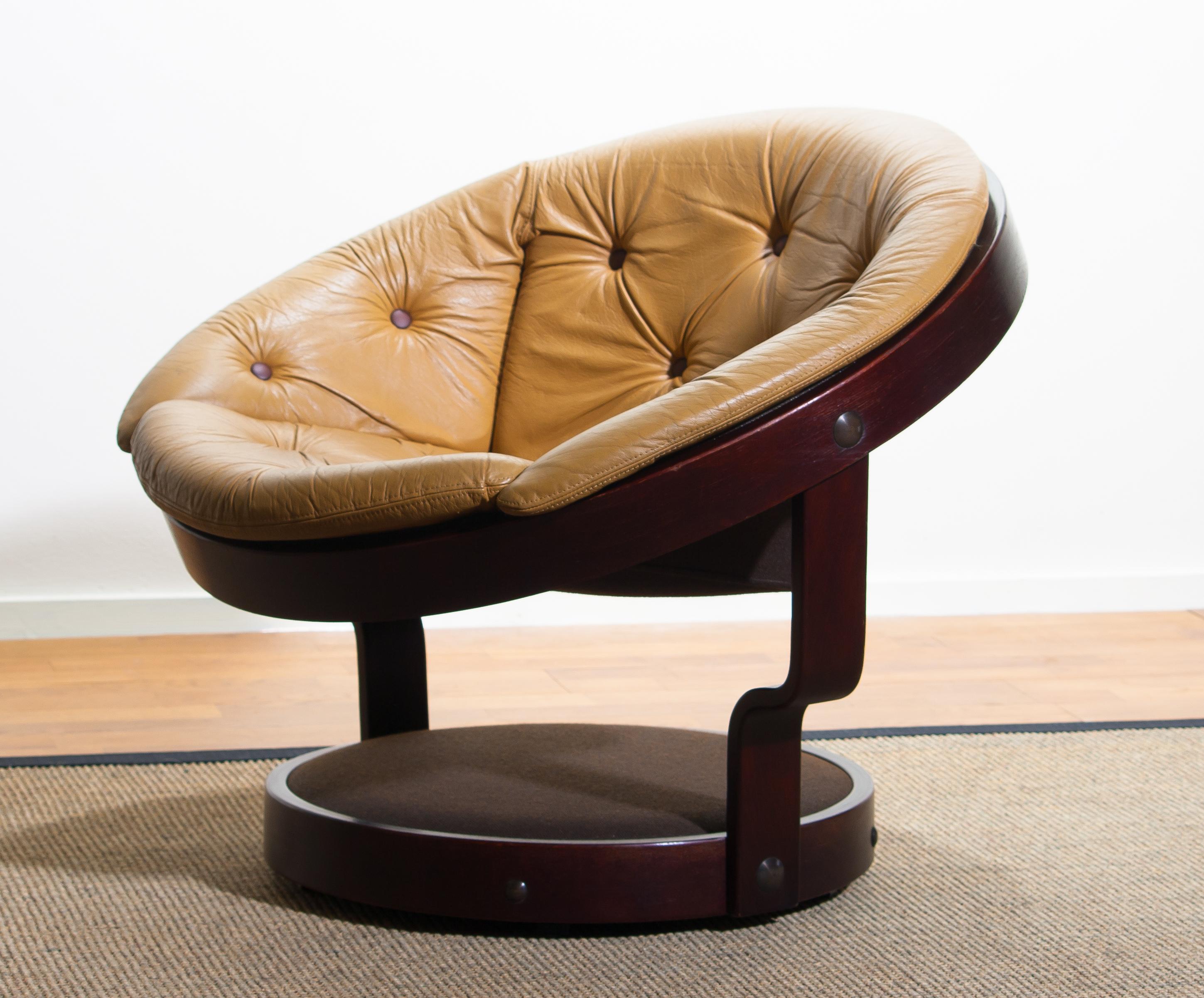 Norwegian 1970s Scandinavian Circle Shaped Swivel Chair by Oddmund Vad in Camel Leather