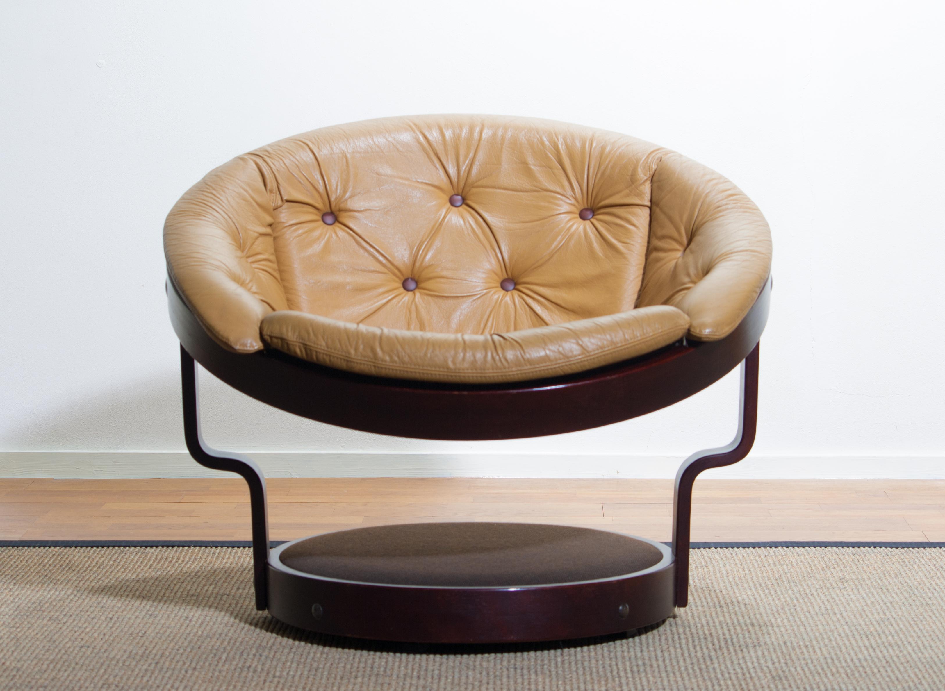 1970s Scandinavian Circle Shaped Swivel Chair by Oddmund Vad in Camel Leather 1