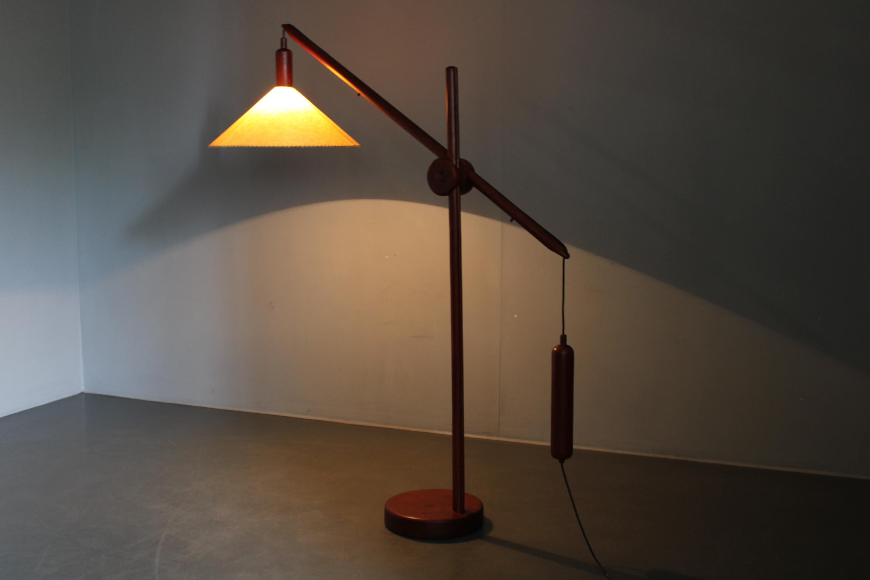 1970s Scandinavian Counterbalance Pine Floor Lamp, New Paper Shade For Sale 4