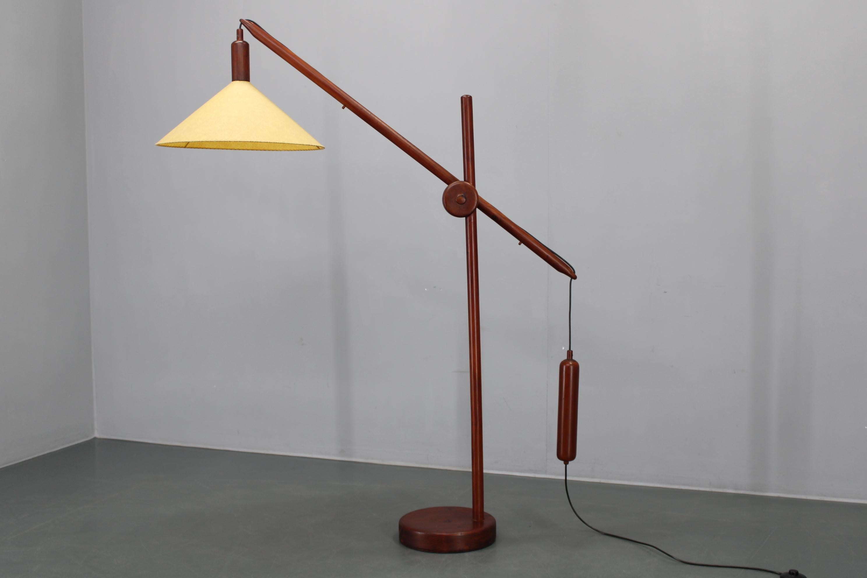 1970s Scandinavian Counterbalance Pine Floor Lamp, New Paper Shade For Sale 5