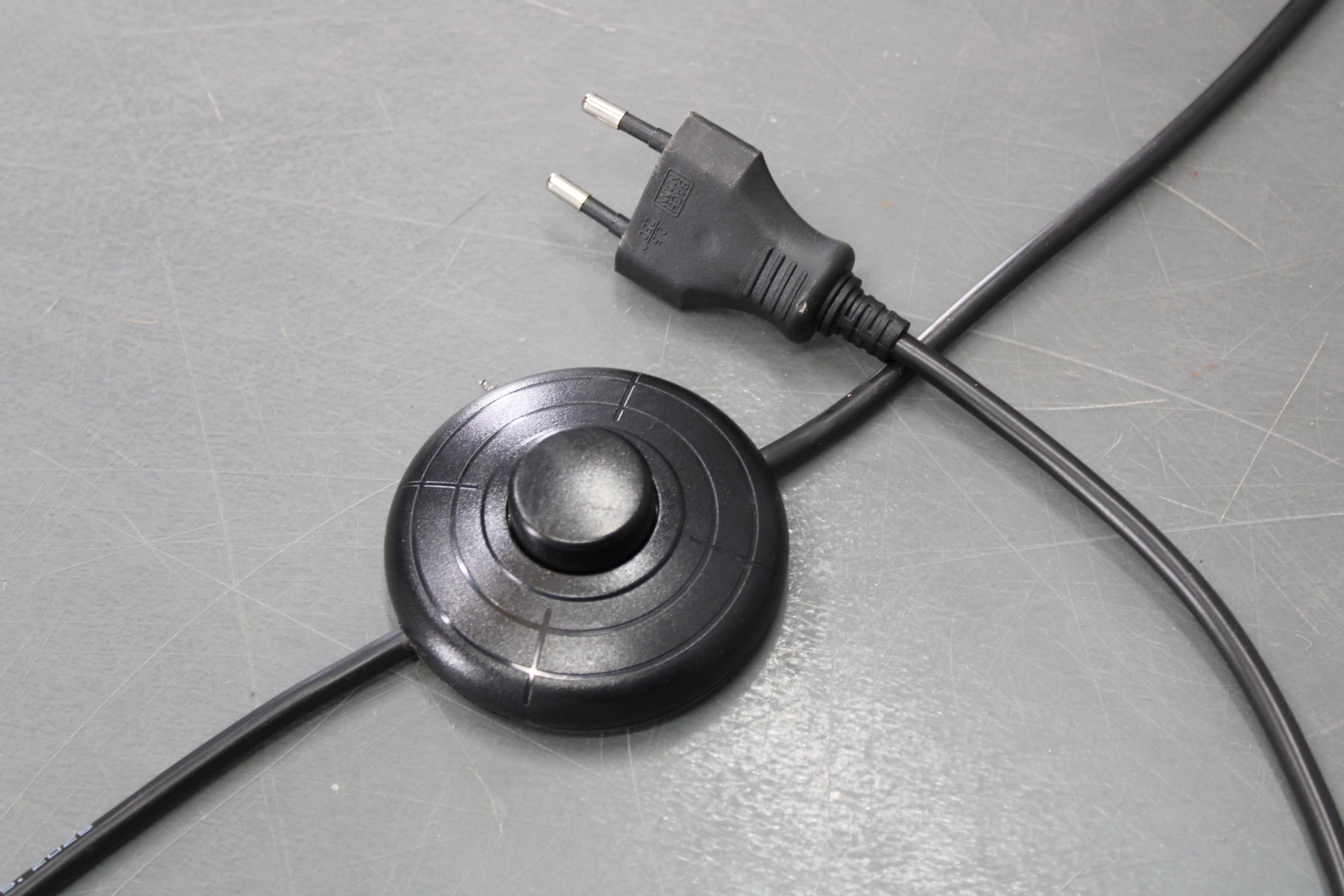 1970s Scandinavian Counterbalance Pine Floor Lamp, New Paper Shade For Sale 2