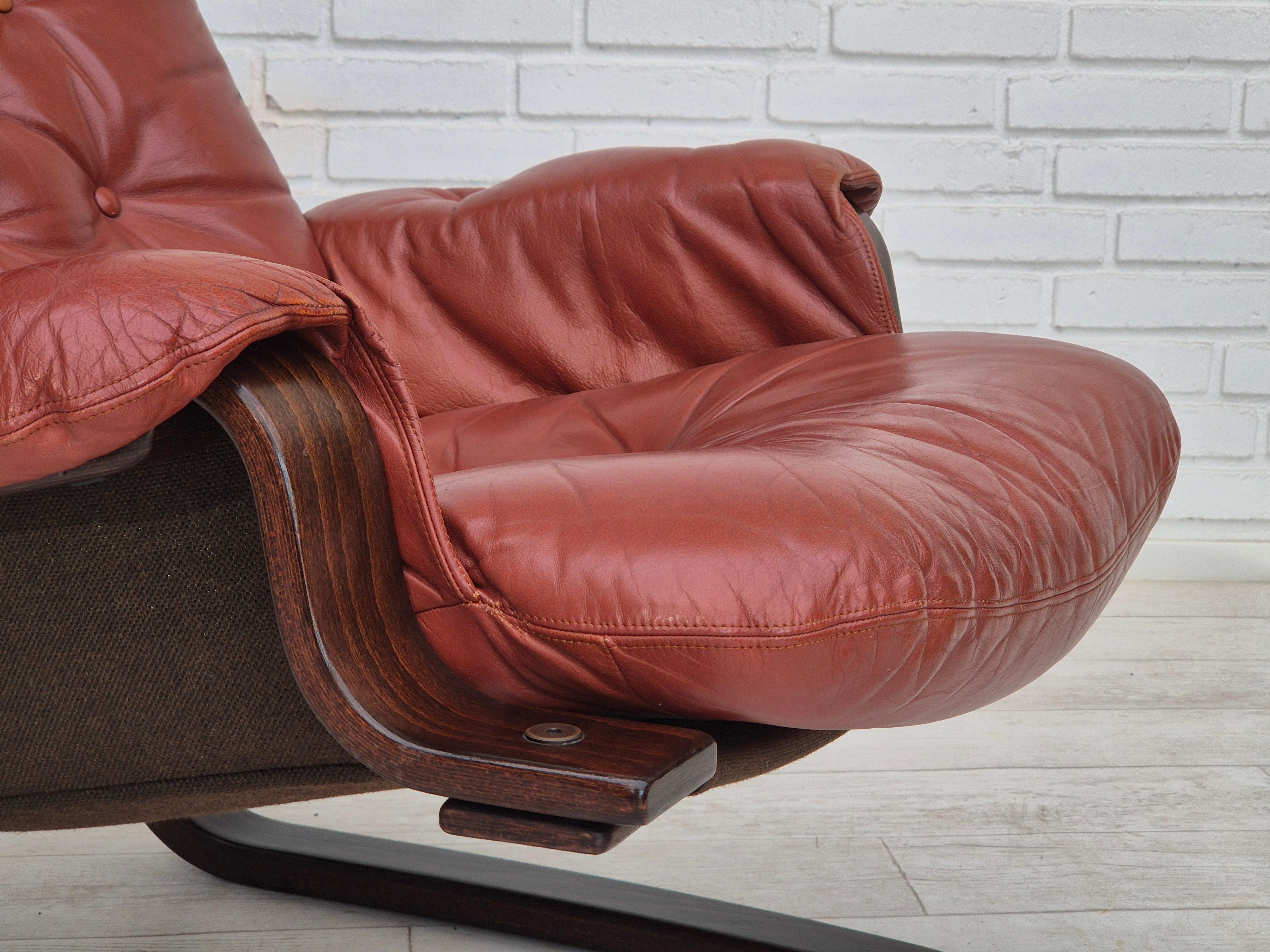 1970er Jahre, skandinavisches Design, Loungesessel, Originalzustand, braunes Leder. im Angebot 6