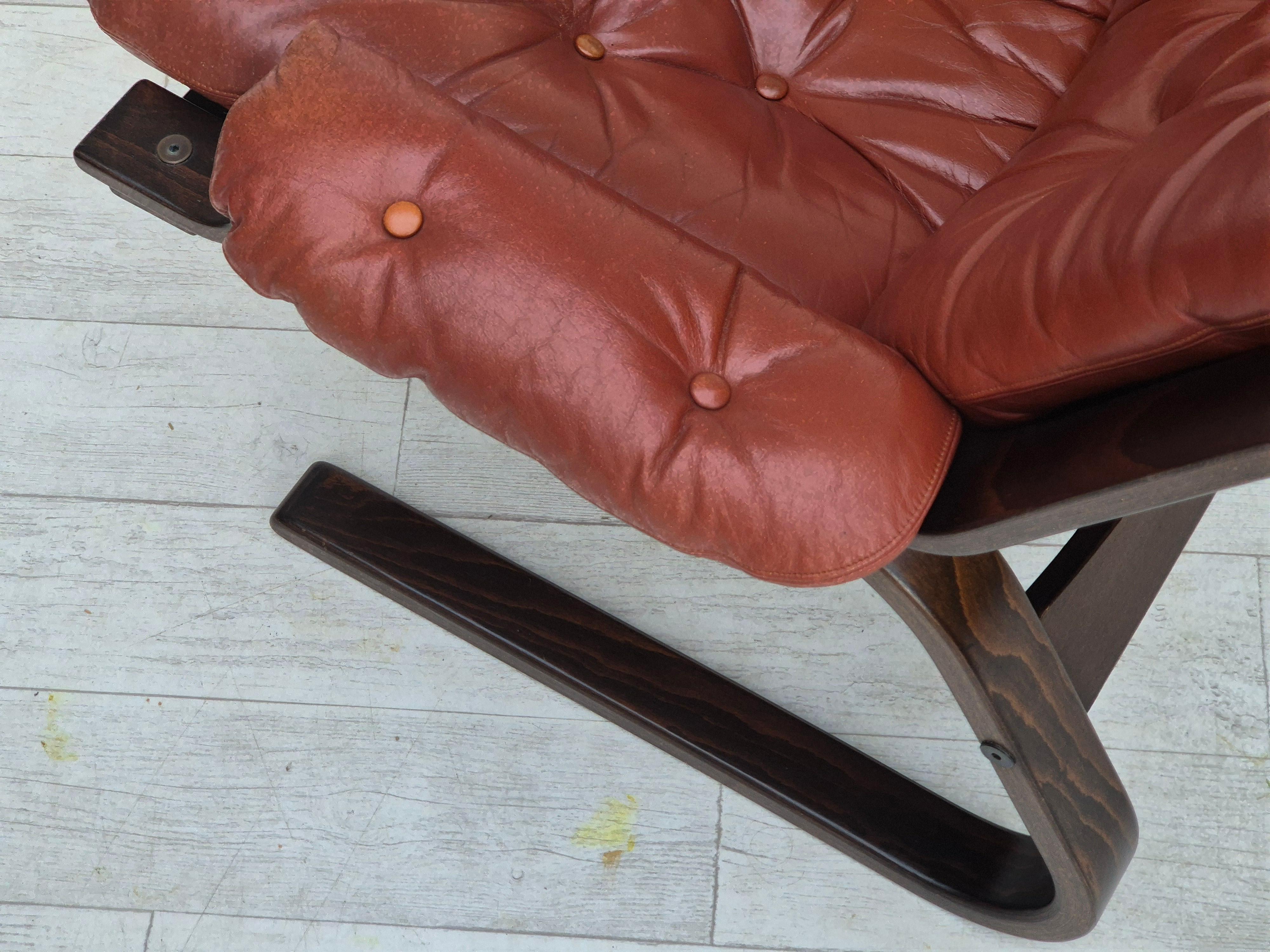 1970er Jahre, skandinavisches Design, Loungesessel, Originalzustand, braunes Leder. im Angebot 8