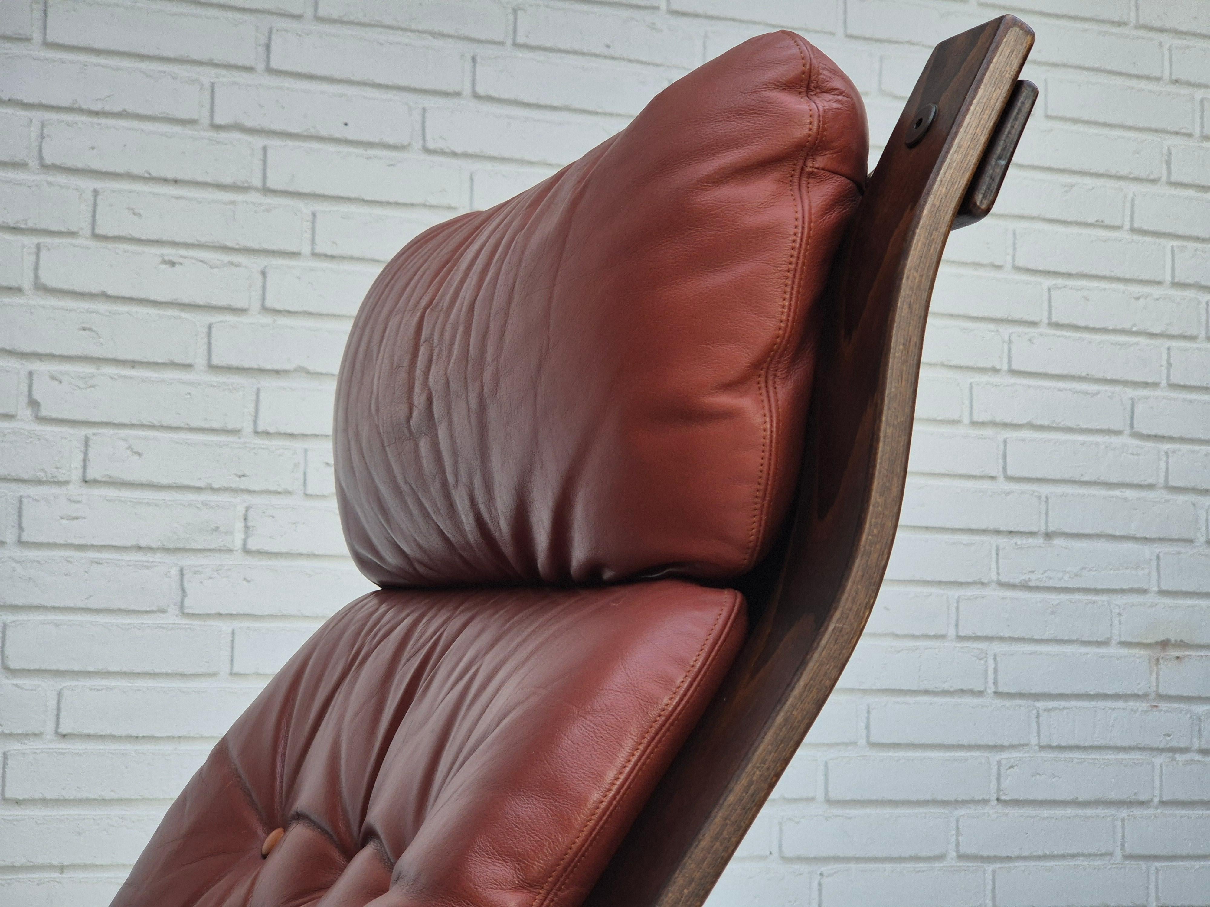 1970er Jahre, skandinavisches Design, Loungesessel, Originalzustand, braunes Leder. im Angebot 9