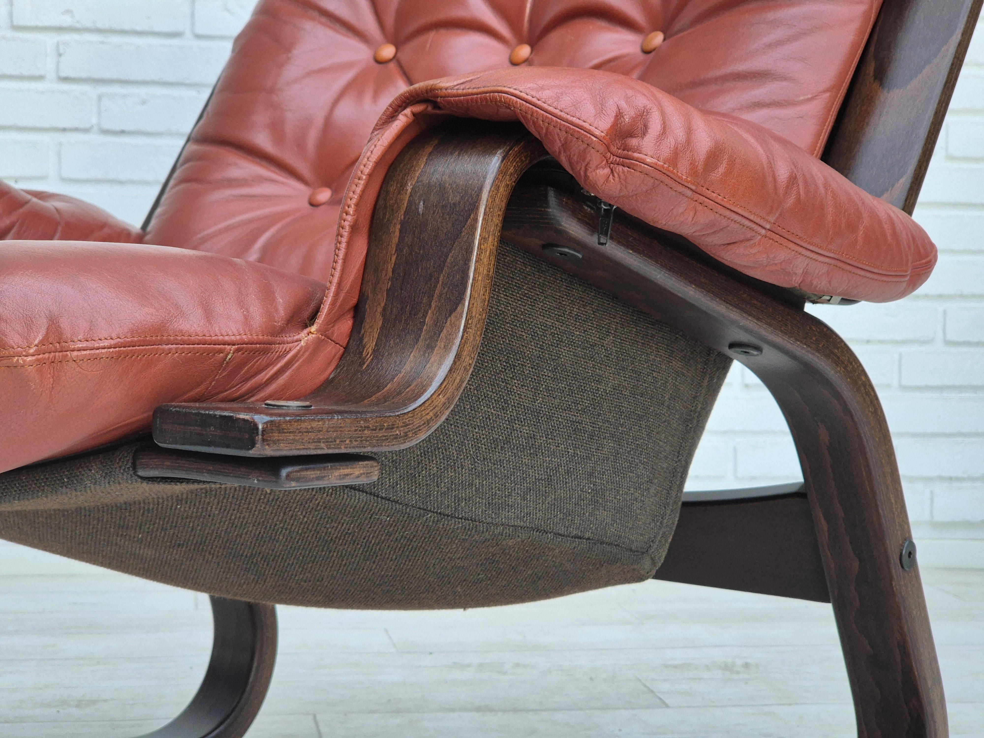 1970er Jahre, skandinavisches Design, Loungesessel, Originalzustand, braunes Leder. im Angebot 10