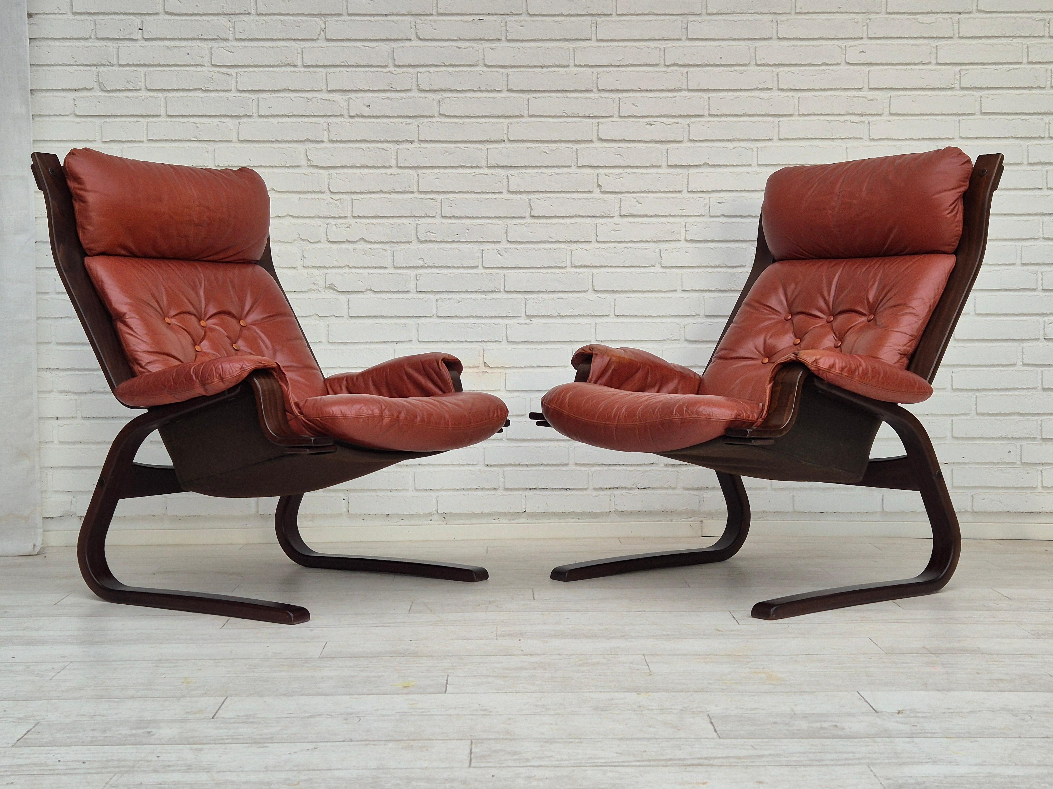 1970er Jahre, skandinavisches Design, Loungesessel, Originalzustand, braunes Leder. im Angebot 11