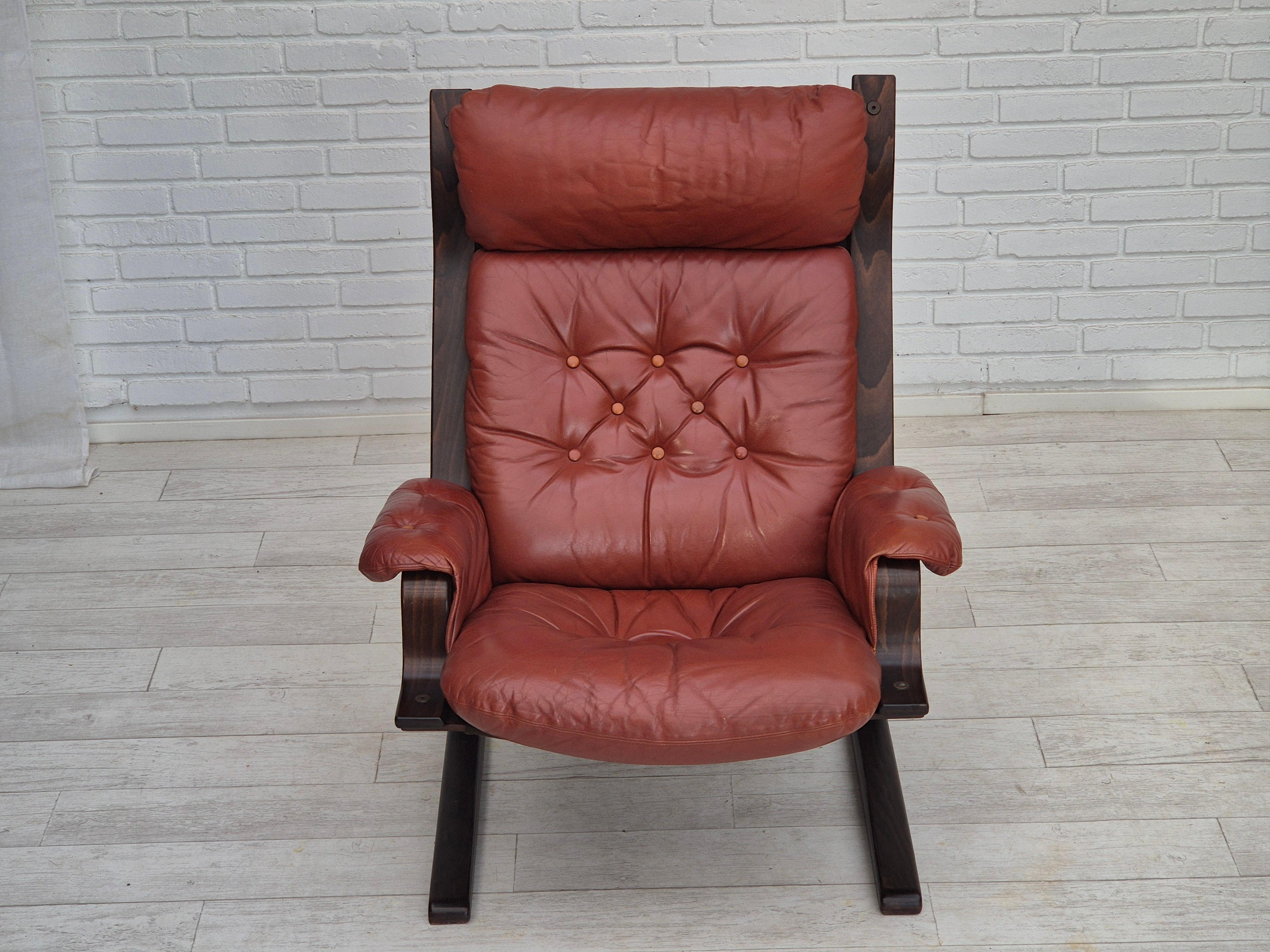 1970er Jahre, skandinavisches Design, Loungesessel, Originalzustand, braunes Leder. im Angebot 14