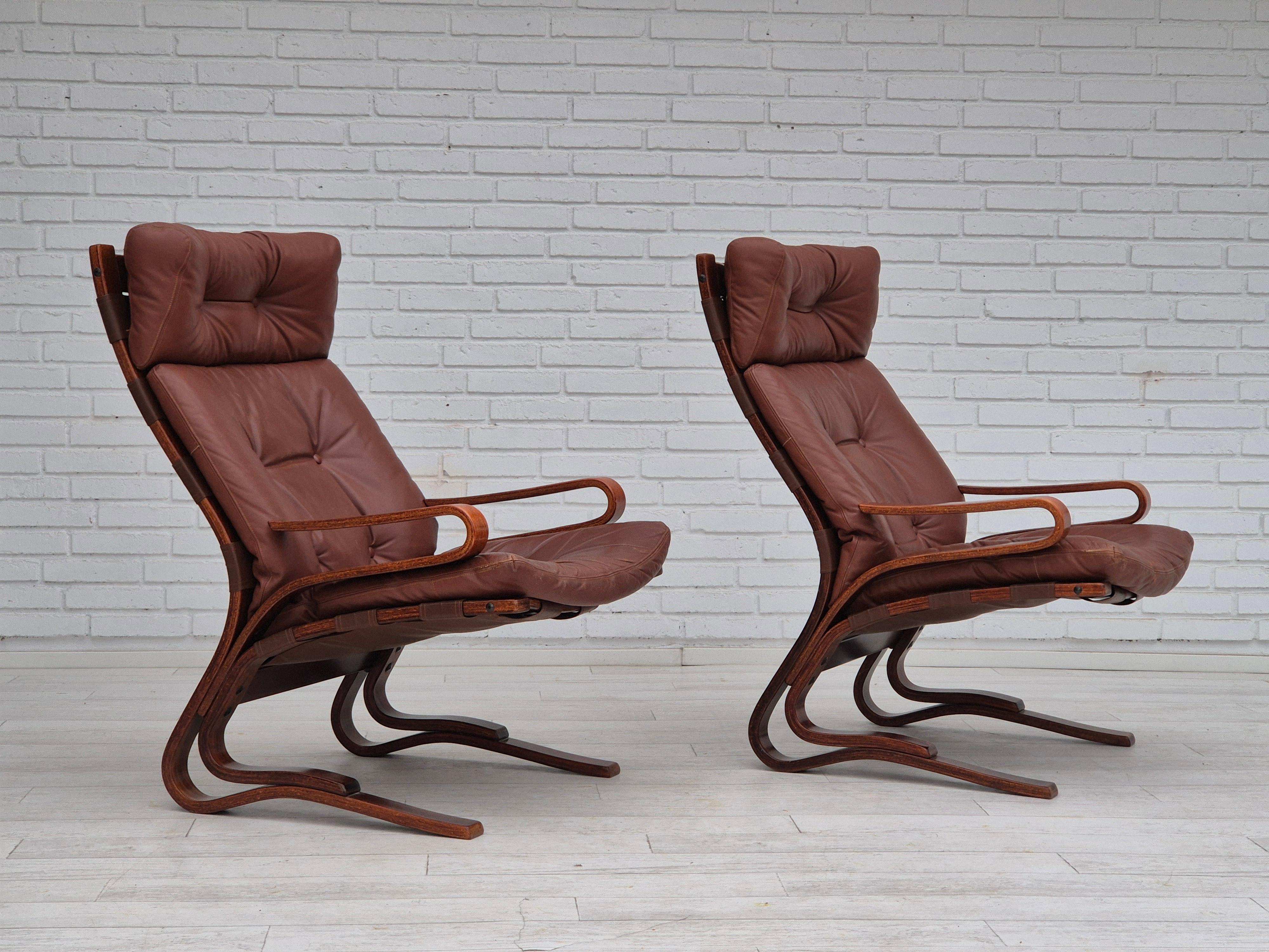 1970er Jahre, skandinavisches Design, Loungesessel, Originalzustand, Leder, gebogenes Holz im Angebot 4