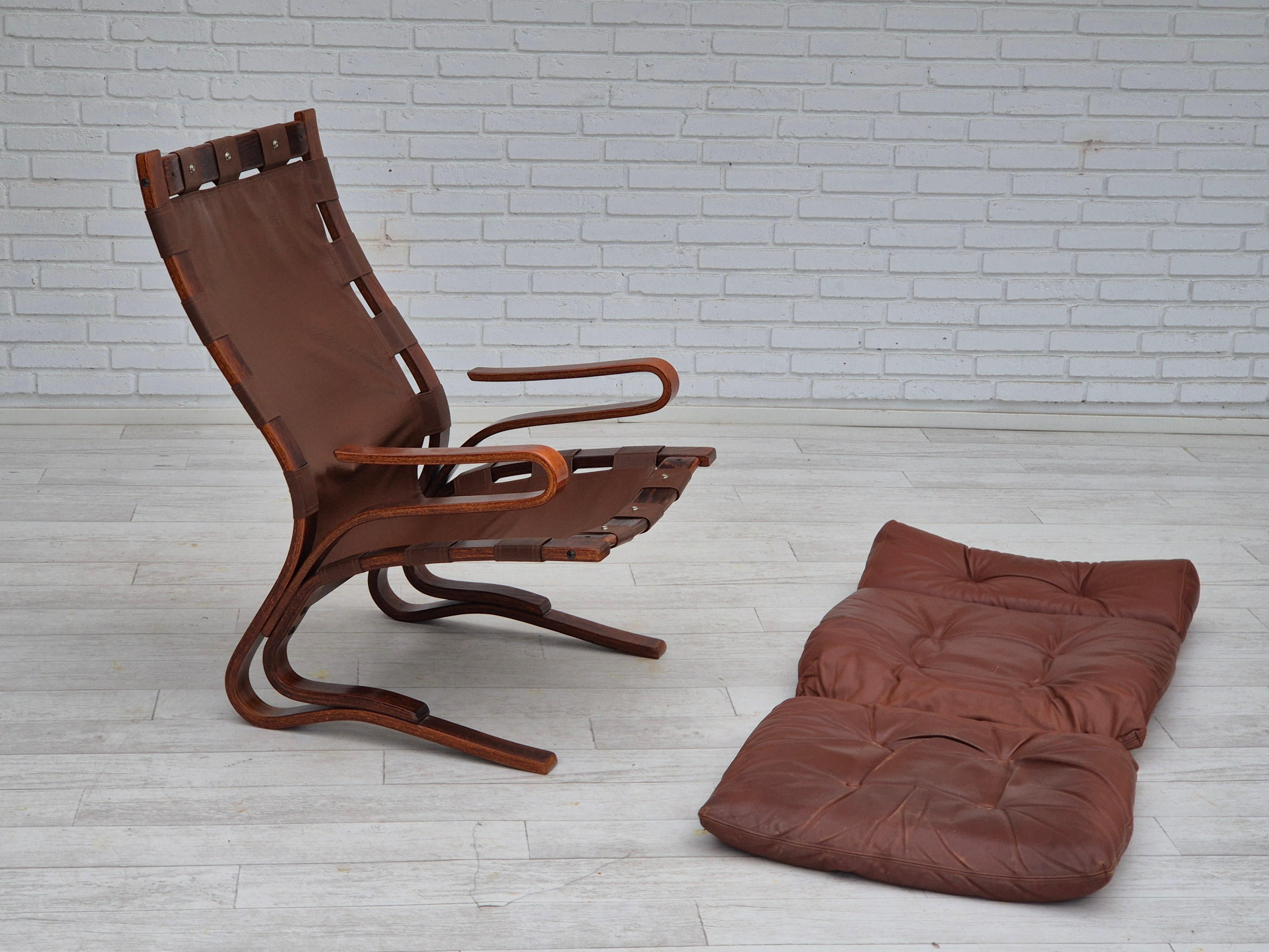 1970er Jahre, skandinavisches Design, Loungesessel, Originalzustand, Leder, gebogenes Holz im Angebot 9