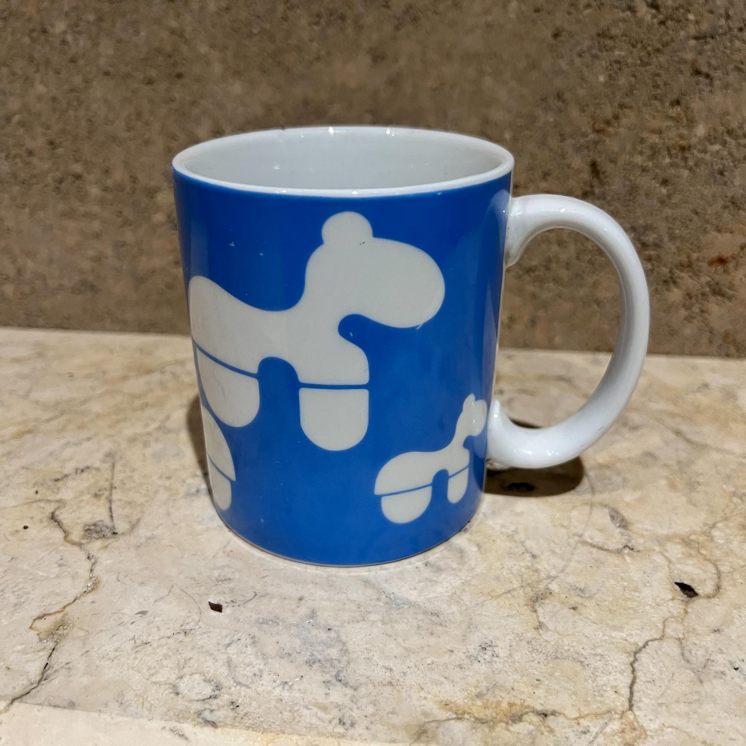 1970s Scandinavian designer Eero Aarnio Blue Pony Coffee Mug Finland
3.75 h x 4.63 d x 3.25 diameter
Original vintage
Refer to images