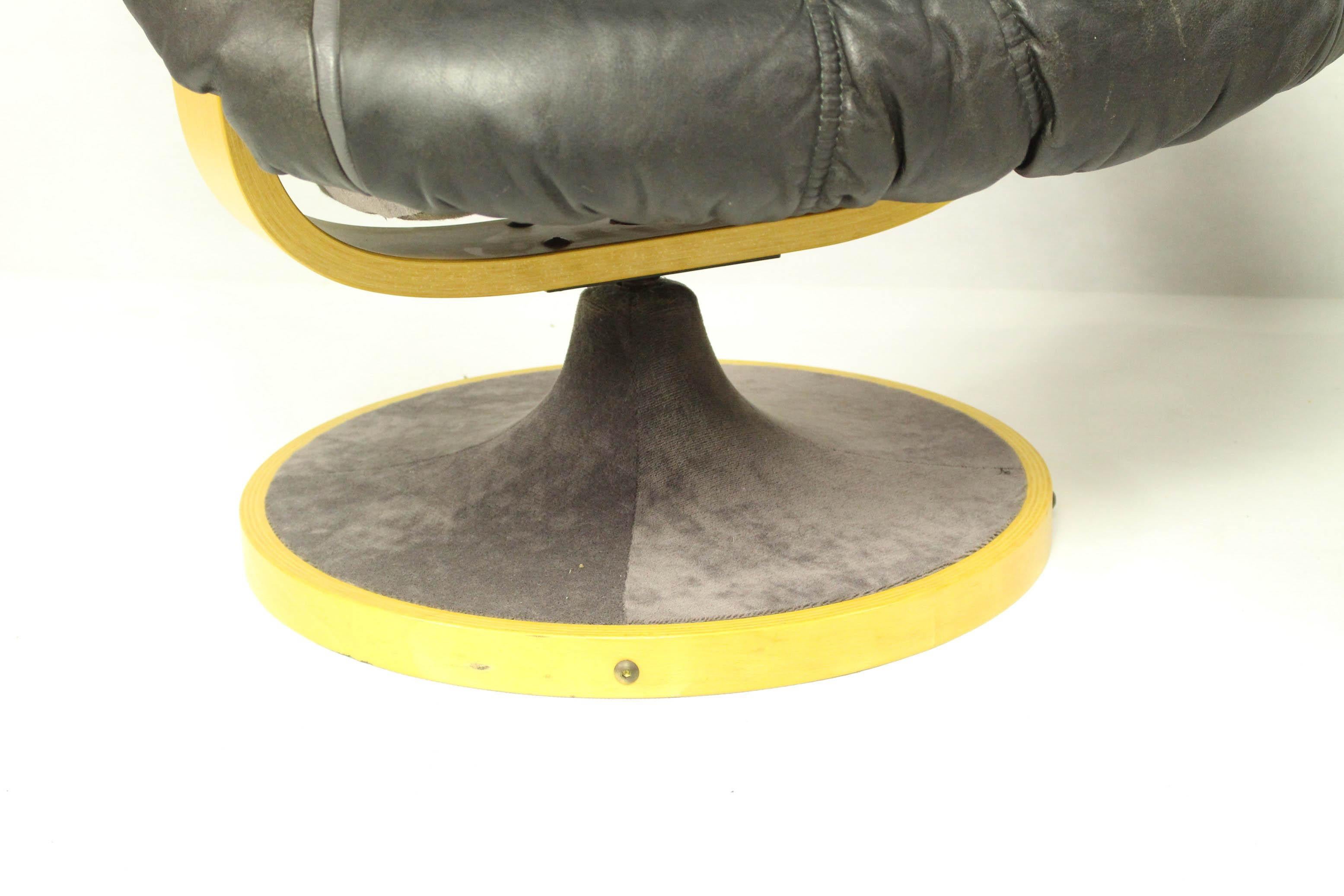 1970s Scandinavian Leather Swivel Chair by Soda Galvano For Sale 2