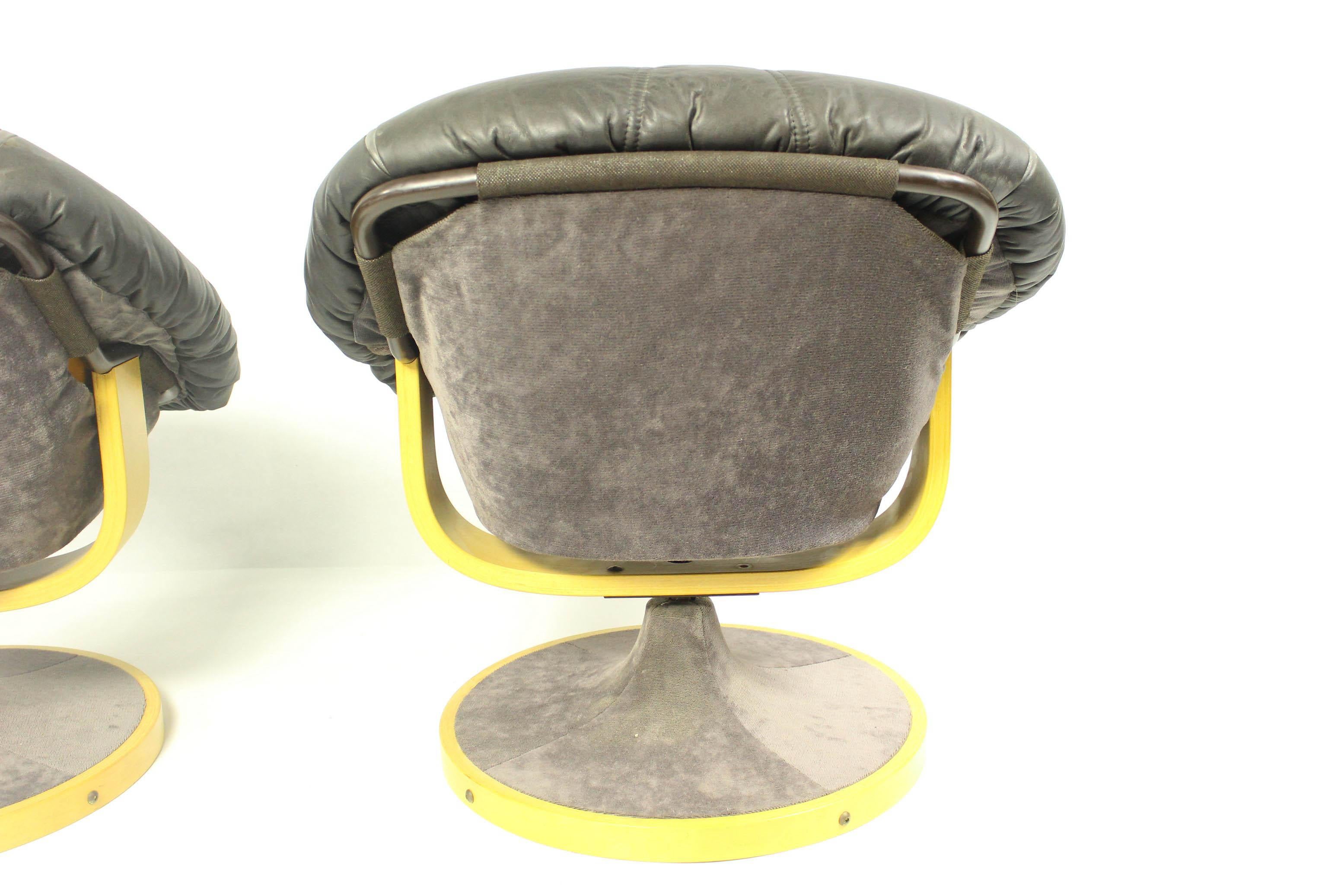 1970s Scandinavian Leather Swivel Chair by Soda Galvano For Sale 5