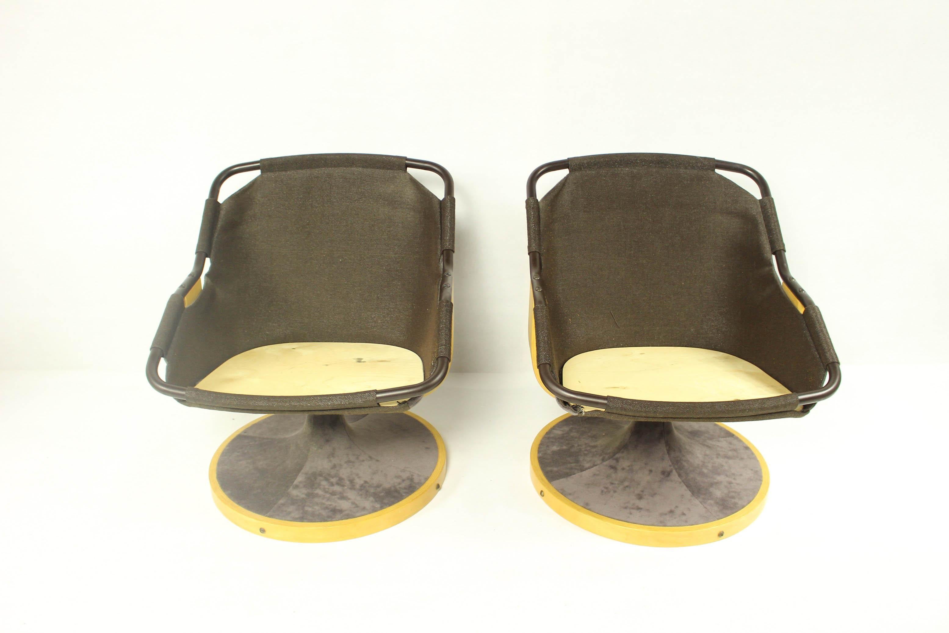 Chaise pivotante scandinave en cuir des années 1970 par Soda Galvano en vente 8
