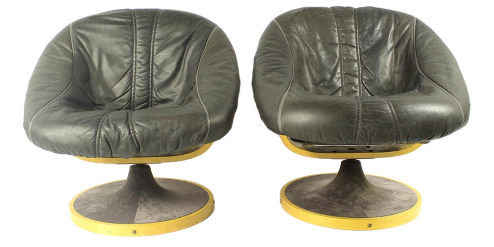 Scandinavian Modern 1970s Scandinavian Leather Swivel Chair by Soda Galvano For Sale