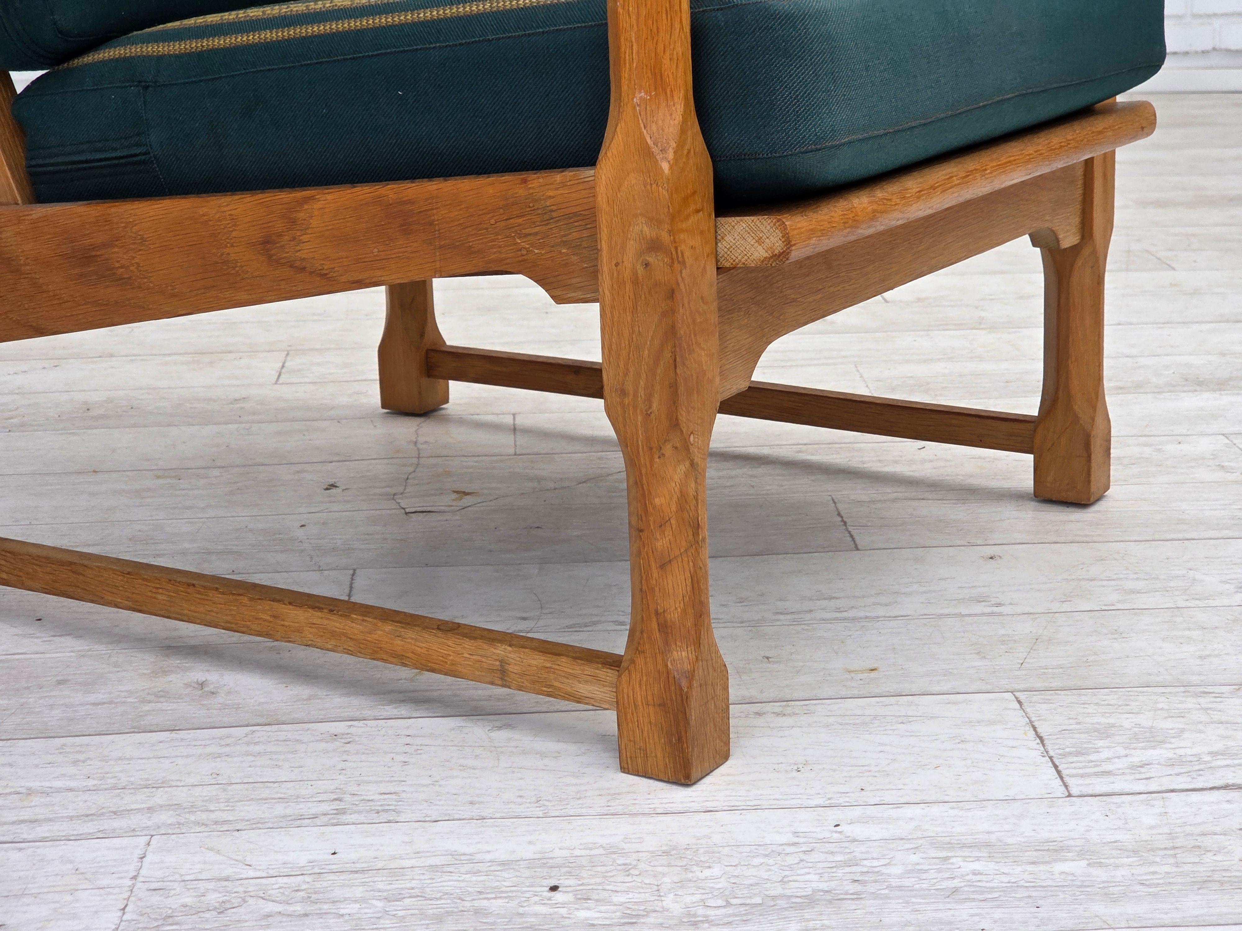 1970, chaise longue scandinave, meuble vert en laine, bois de chêne massif. en vente 3
