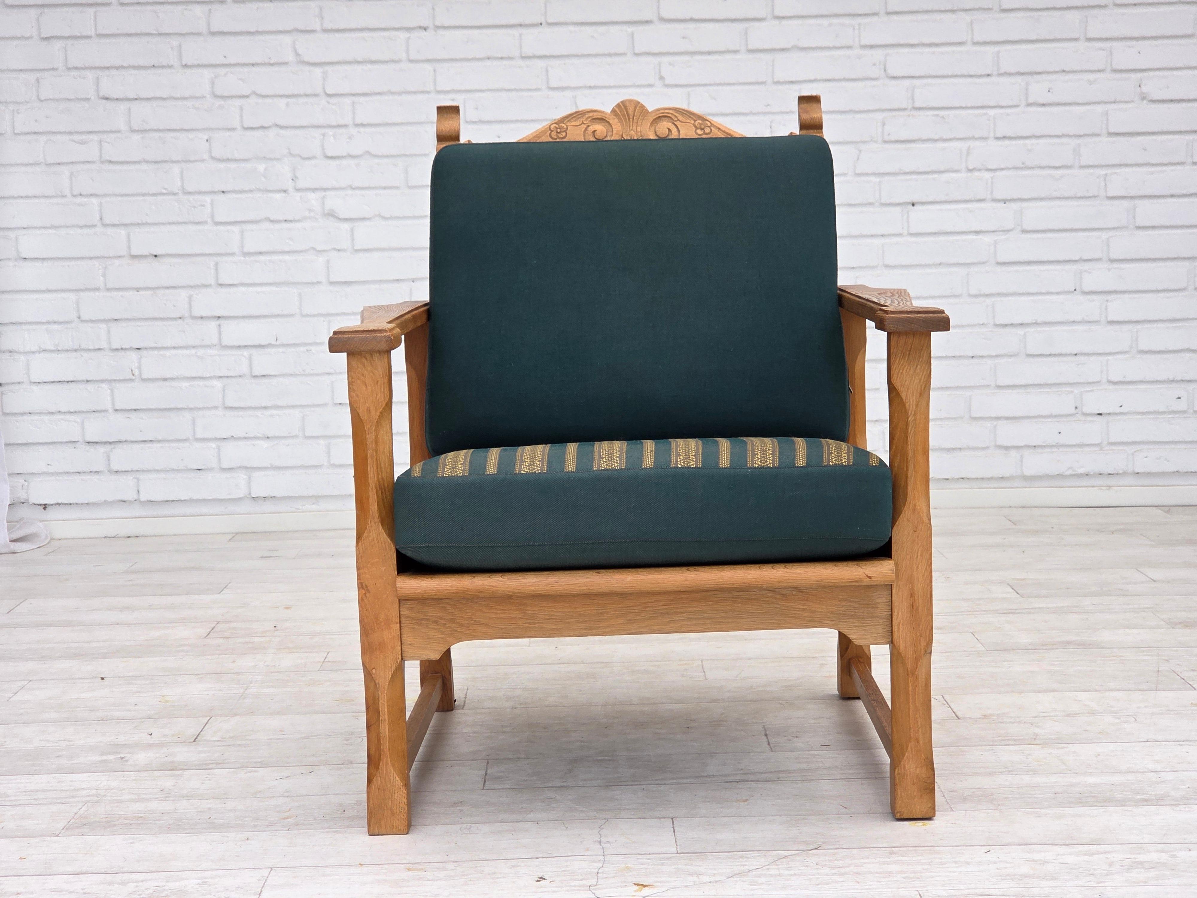 1970, Chaise longue scandinave. Meuble original en laine verte, bois de chêne massif, coussins d'assise à ressorts. Très bon état d'origine : pas d'odeurs, pas de taches et construction stable. Construction démontable. Fabriqué par un fabricant de