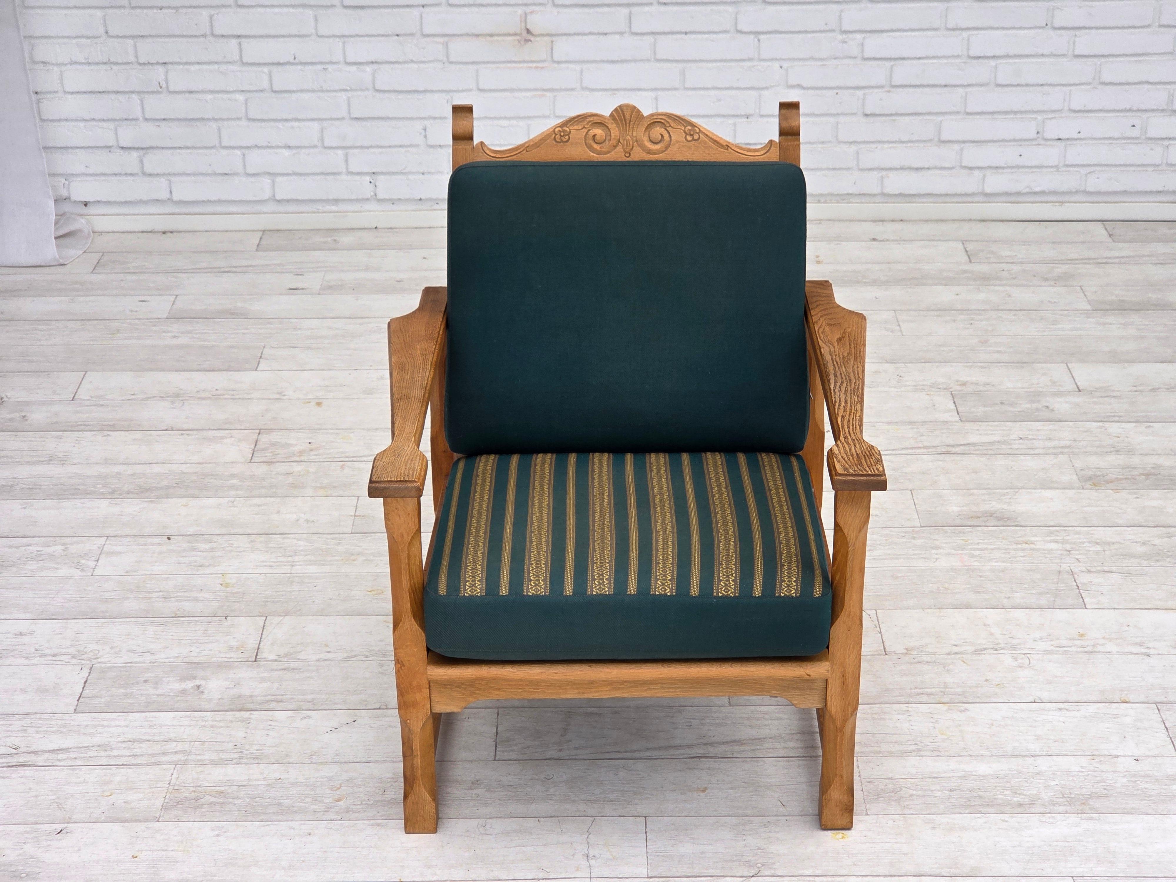 Scandinave moderne 1970, chaise longue scandinave, meuble vert en laine, bois de chêne massif. en vente