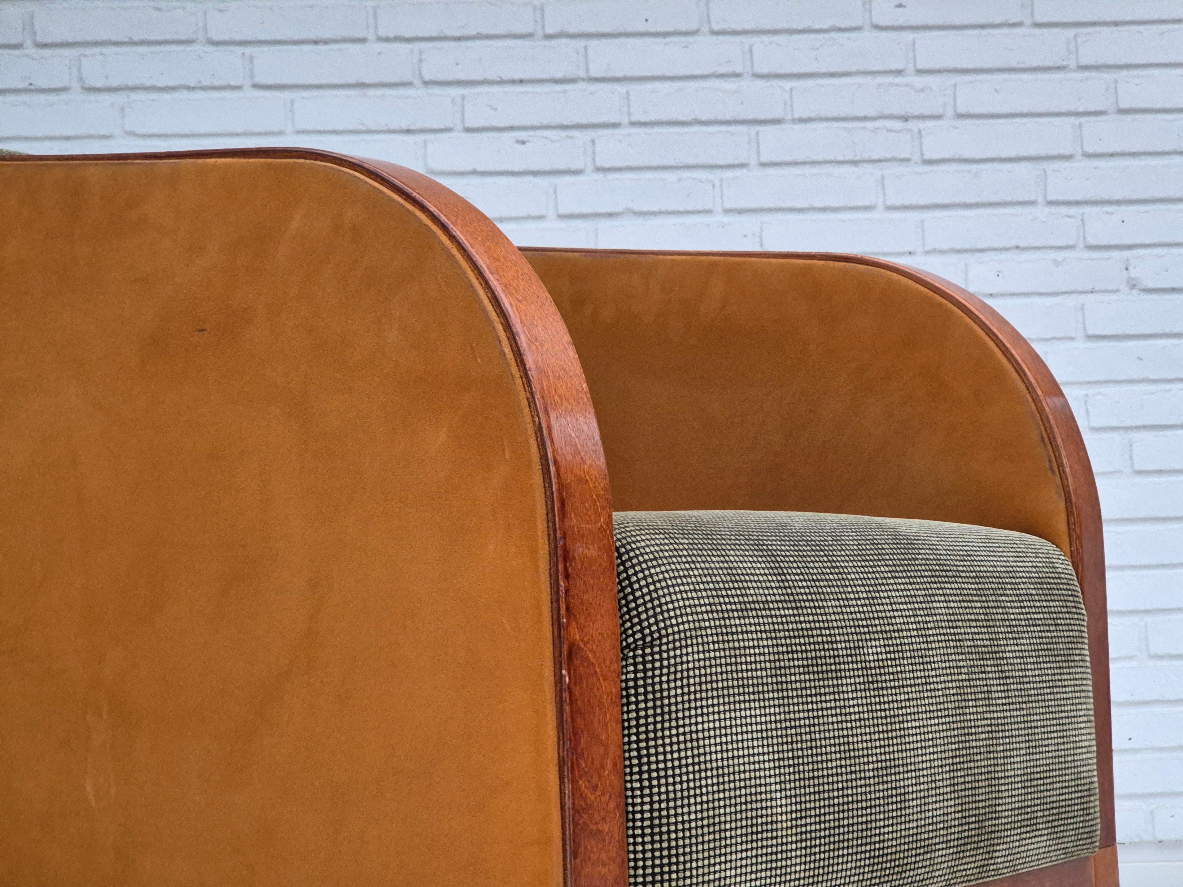 1970s, Scandinavian lounge chair, original very good condition, art deco style. For Sale 1