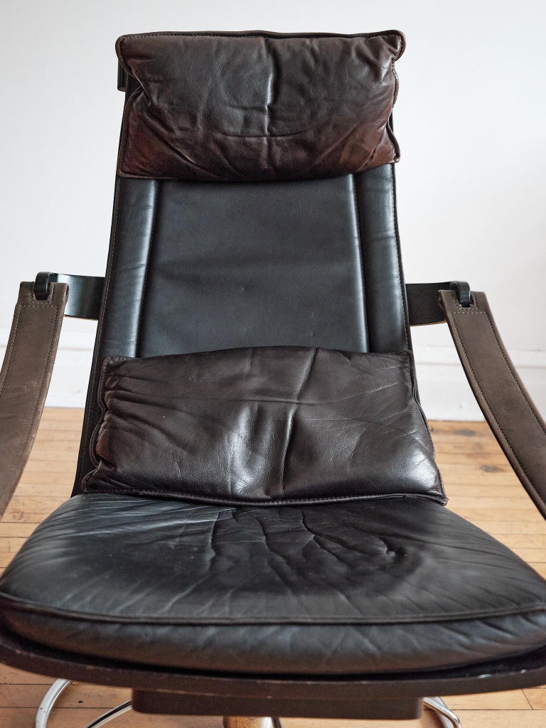 1970s Scandinavian Mid-Century Modern Black Leather Relax Chair For Sale 1