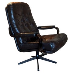 1970s Scandinavian Mid Century Modern Brown Leather Swivel Chair / Lounge Chair