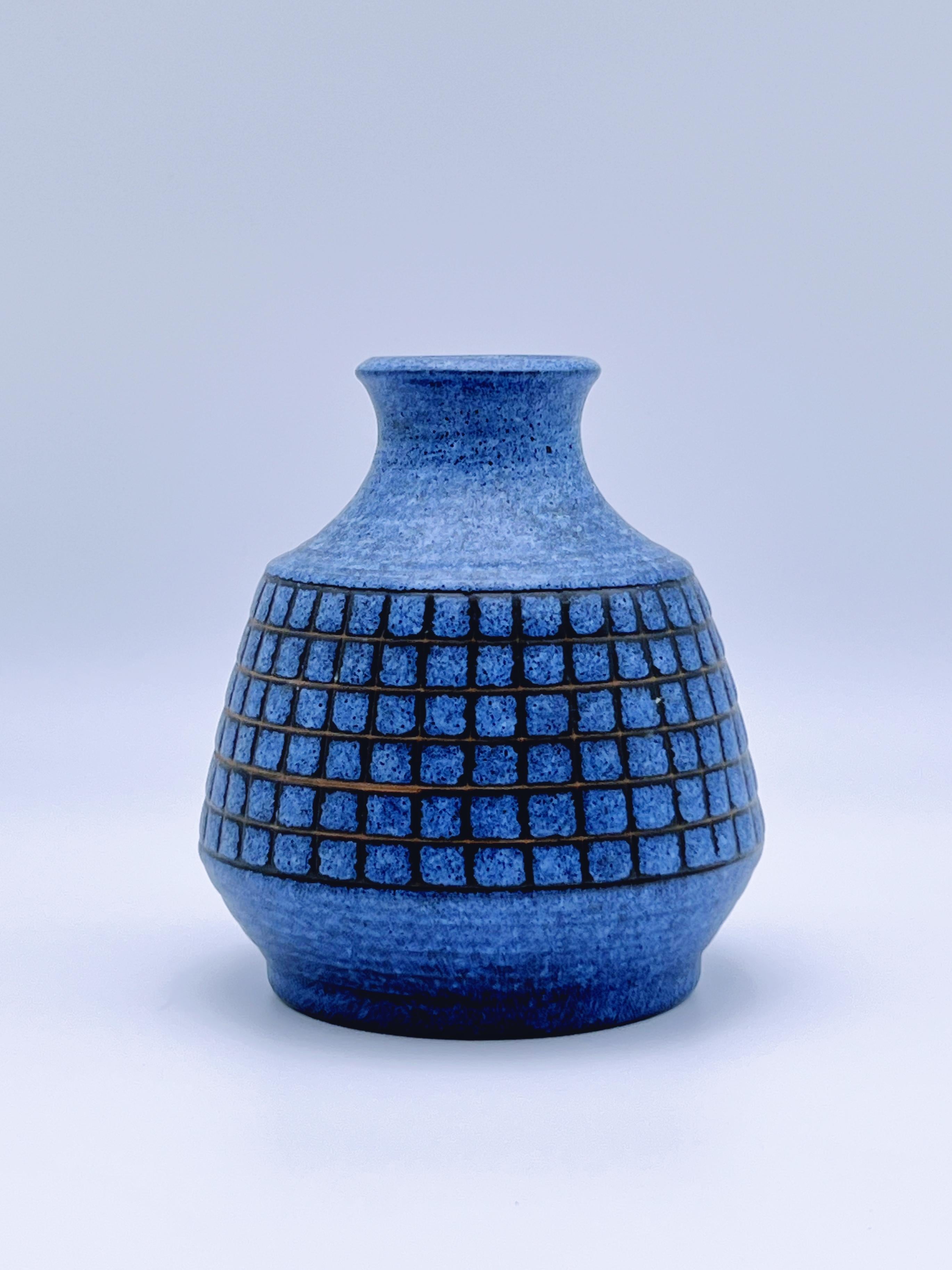 Norvegese Vaso in ceramica di metà secolo scandinavo degli anni '70 di BIE in vendita