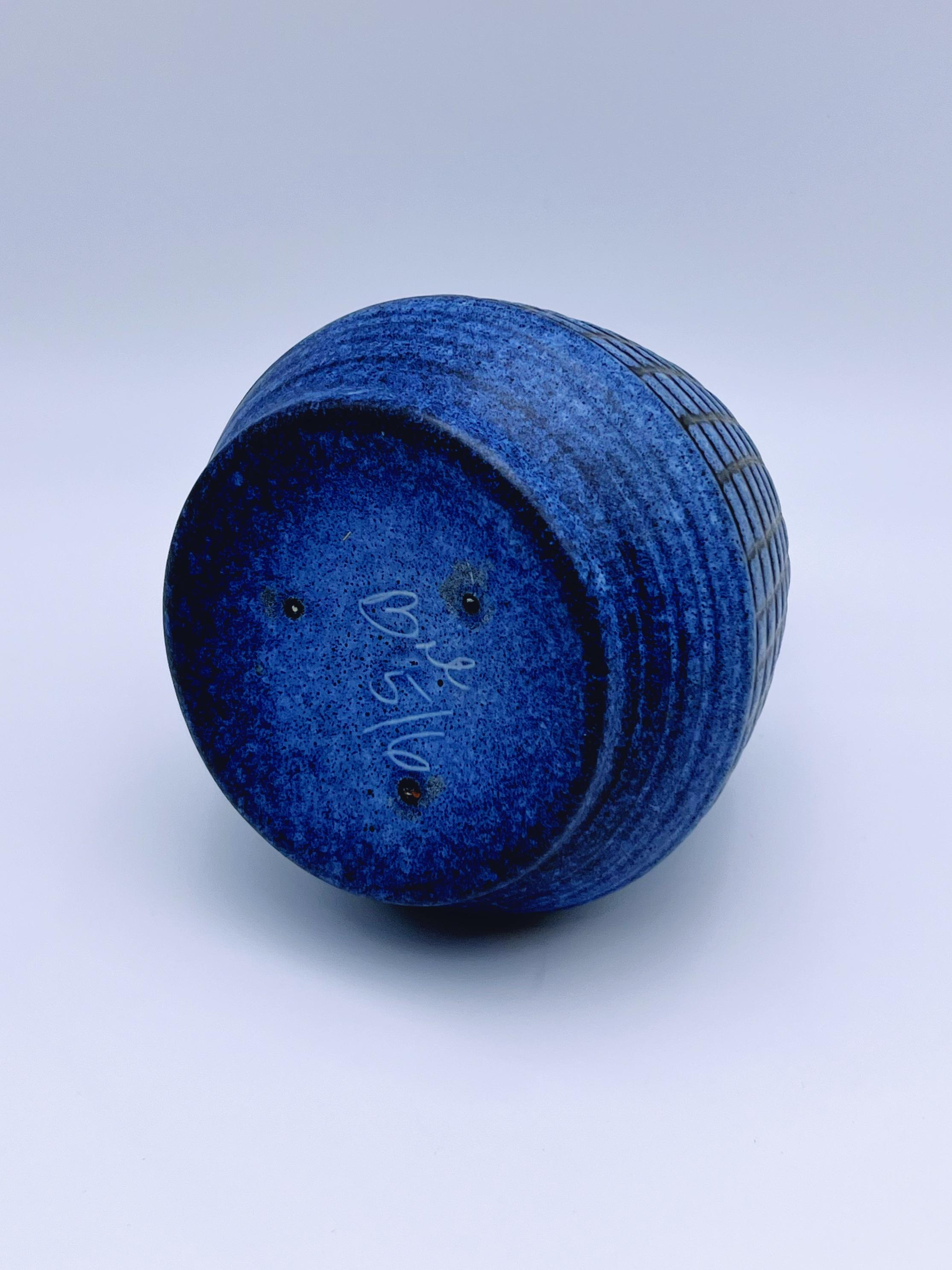 Fine XX secolo Vaso in ceramica di metà secolo scandinavo degli anni '70 di BIE in vendita