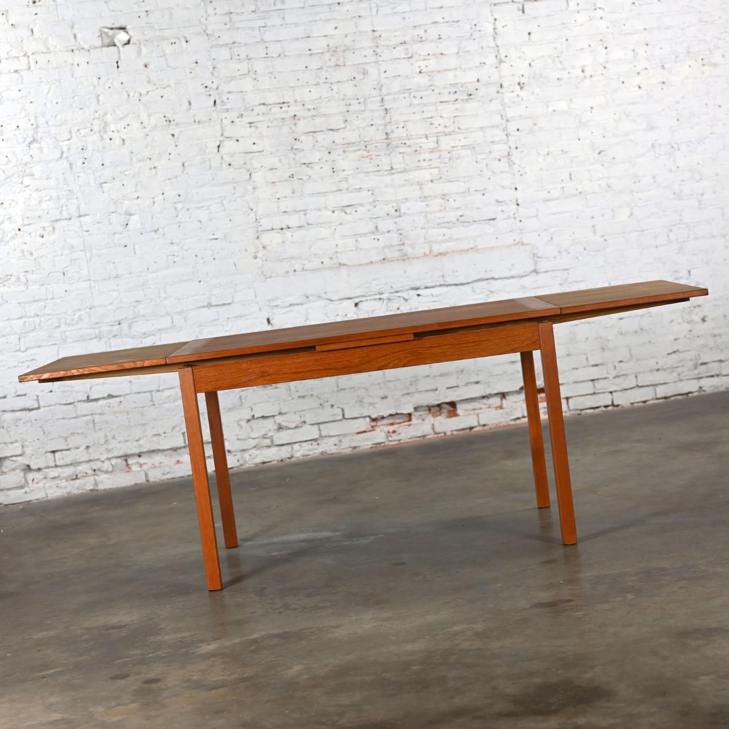 1970’s Scandinavian Modern D Scan Teak Draw Leaf Expanding Dining Table For Sale 8