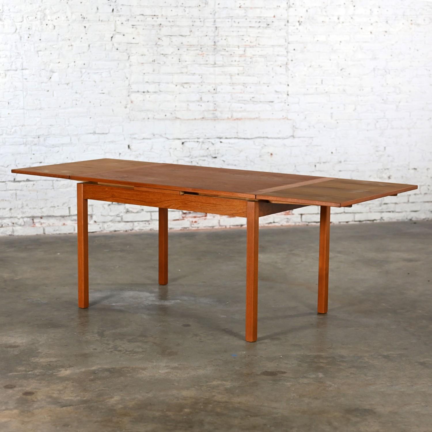 1970’s Scandinavian Modern D Scan Teak Draw Leaf Expanding Dining Table For Sale 9