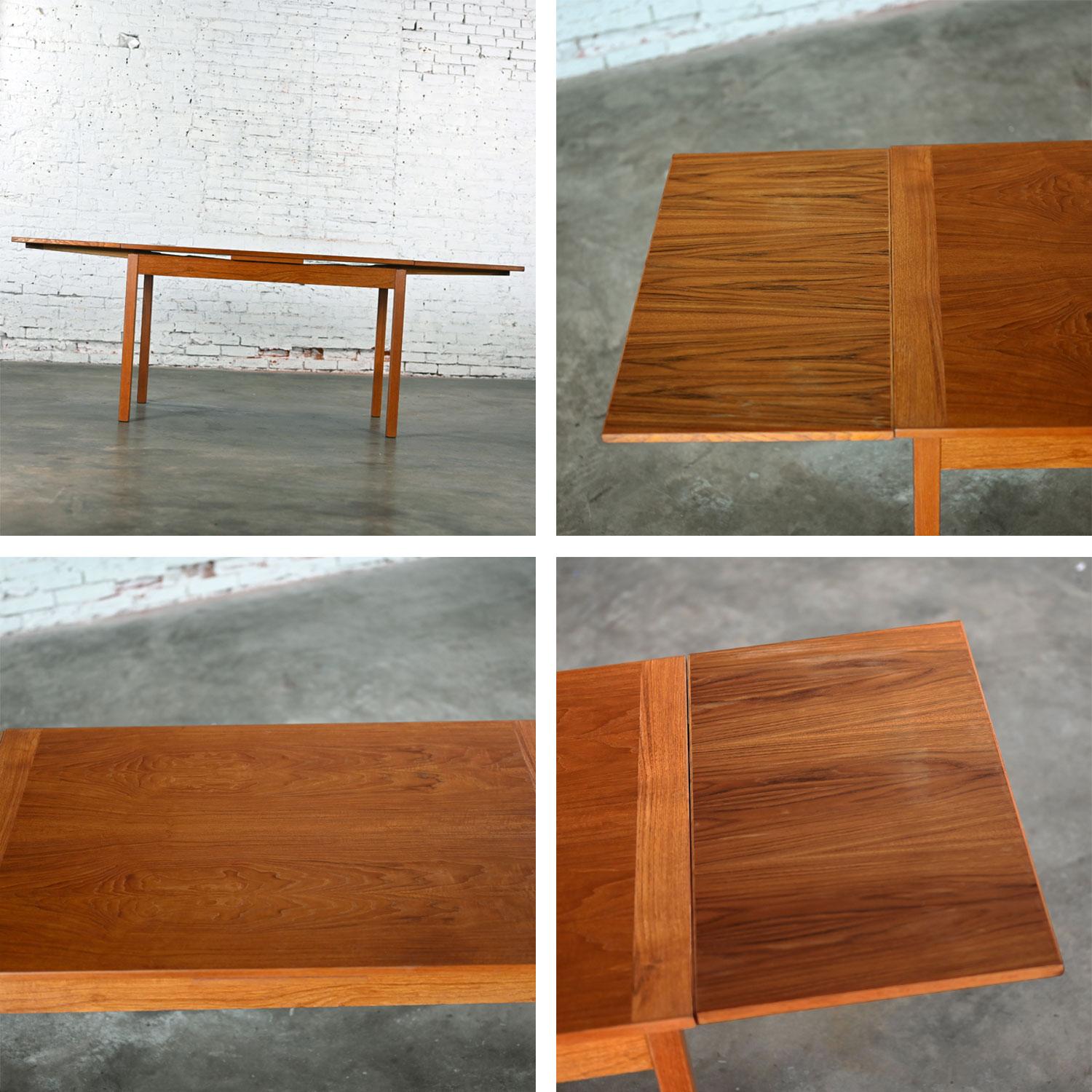 1970’s Scandinavian Modern D Scan Teak Draw Leaf Expanding Dining Table For Sale 12