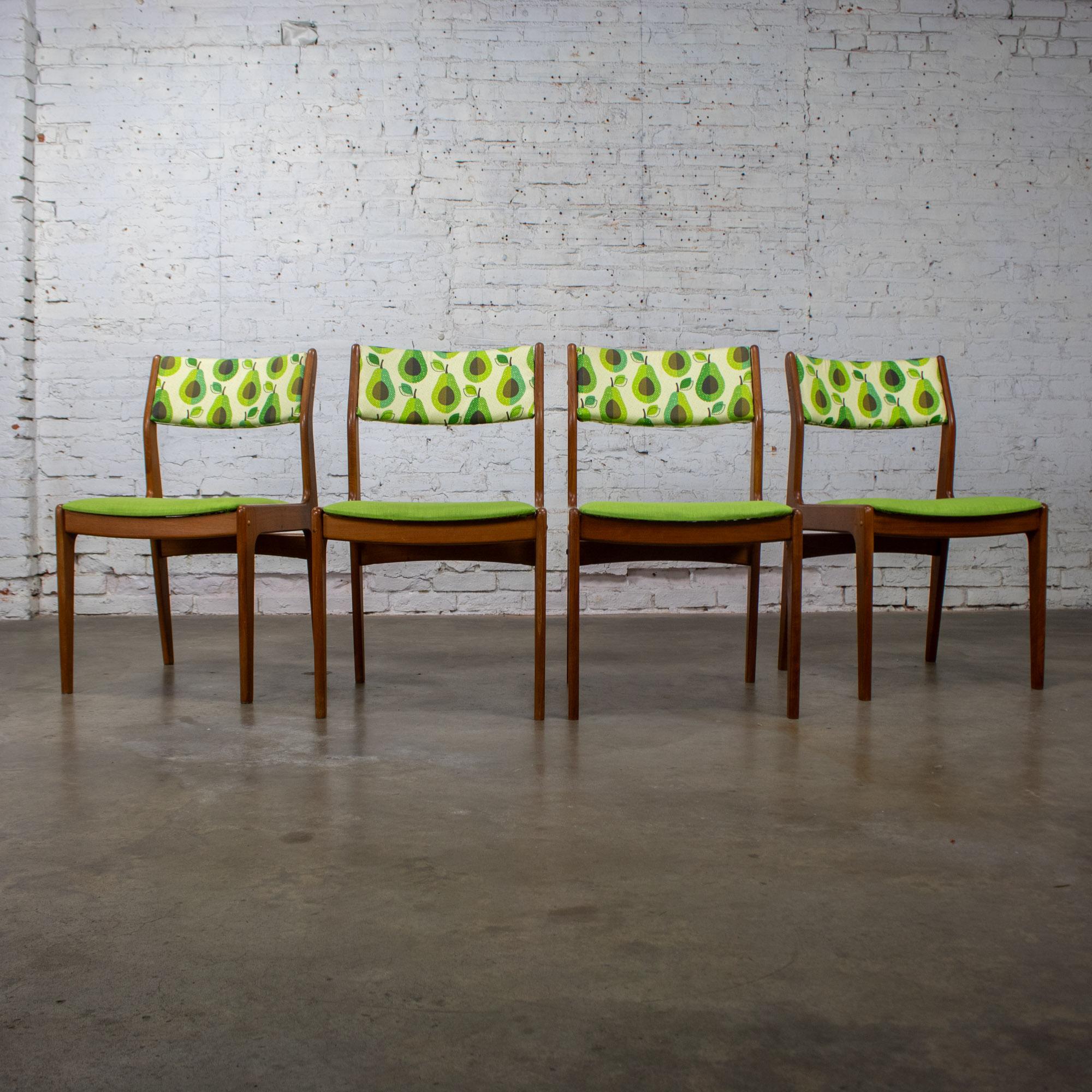 The Modern Scandinavian Scandinavian Dining Chairs by D Scan Teak Frames & Avocado Set 4 en vente 5