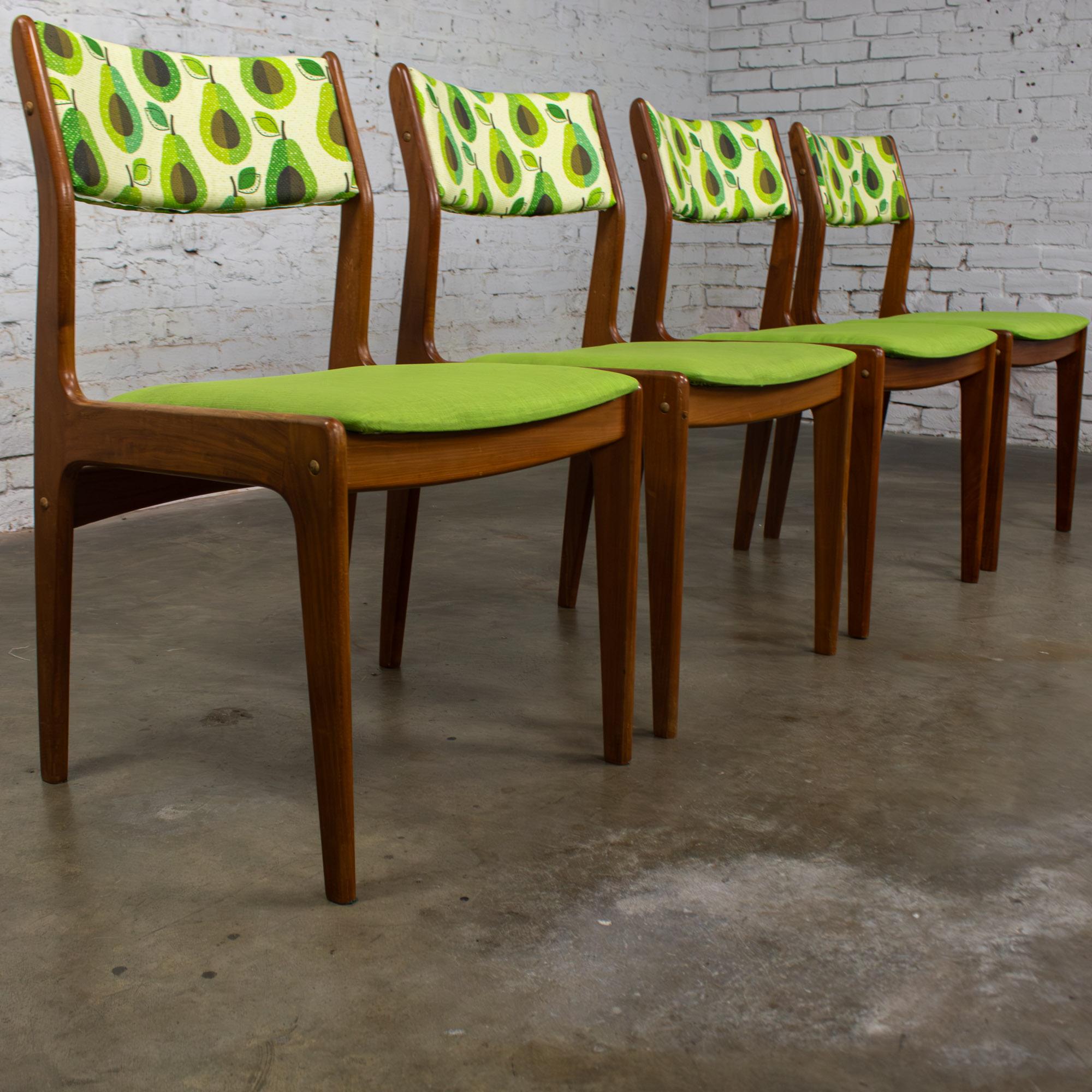 The Modern Scandinavian Scandinavian Dining Chairs by D Scan Teak Frames & Avocado Set 4 en vente 6
