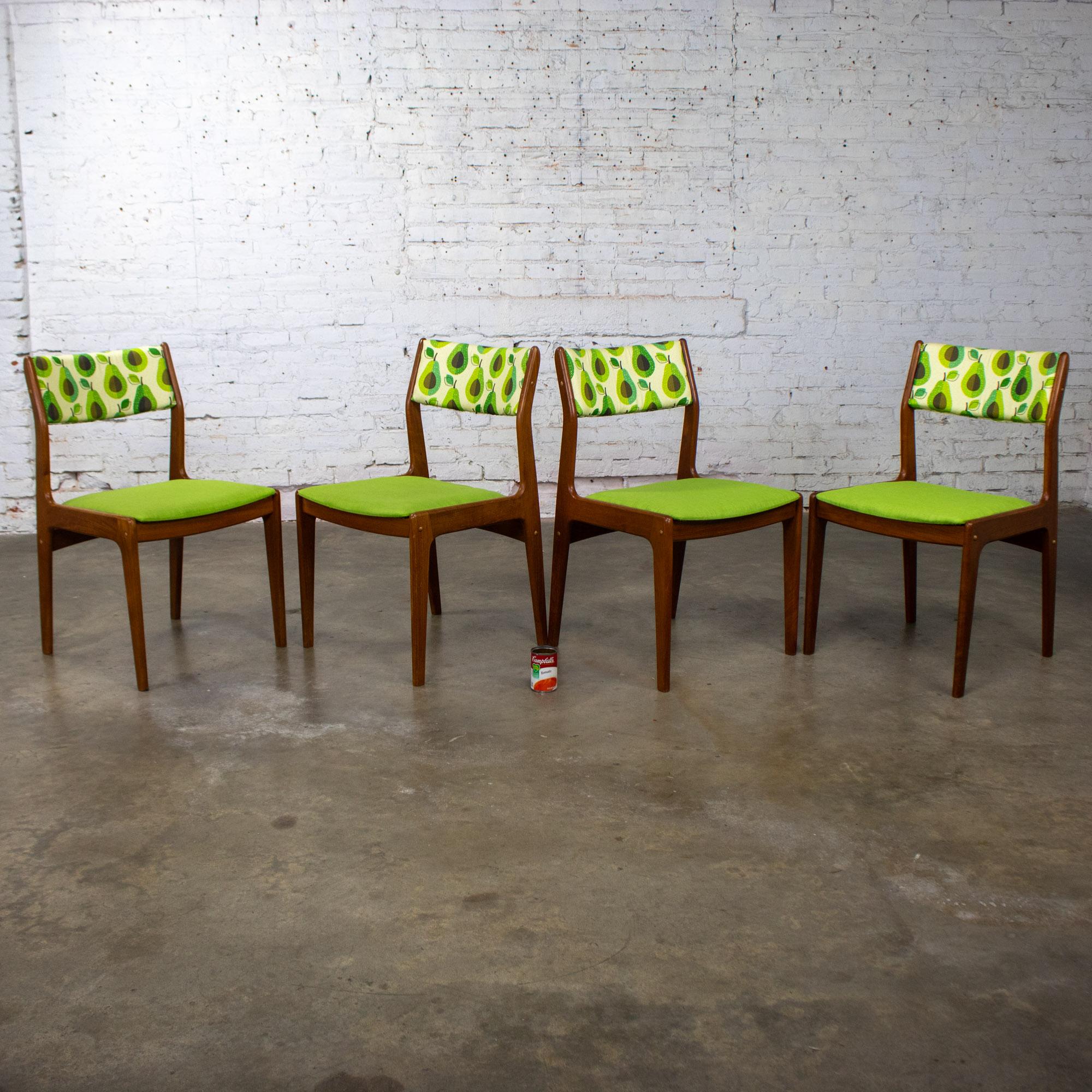 The Modern Scandinavian Scandinavian Dining Chairs by D Scan Teak Frames & Avocado Set 4 en vente 7