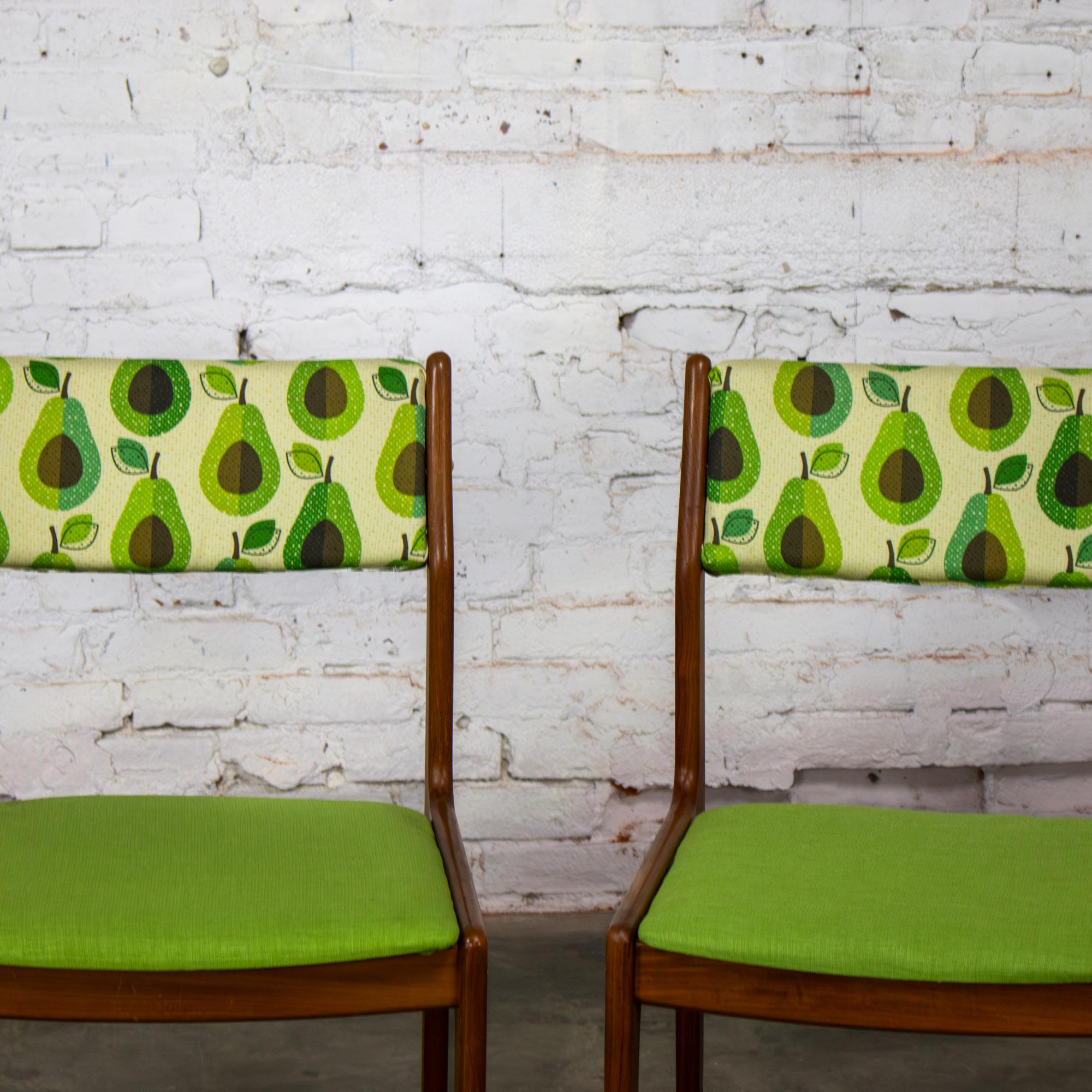 The Modern Scandinavian Scandinavian Dining Chairs by D Scan Teak Frames & Avocado Set 4 en vente 9