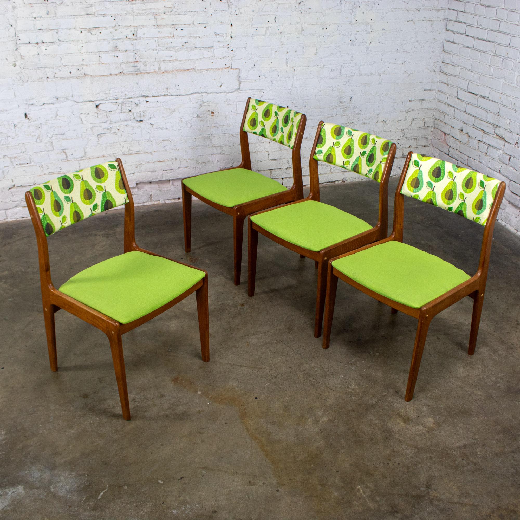 The Modern Scandinavian Scandinavian Dining Chairs by D Scan Teak Frames & Avocado Set 4 en vente 13