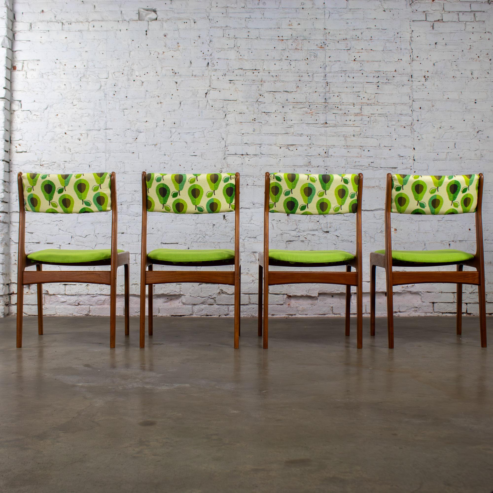 Tissu The Modern Scandinavian Scandinavian Dining Chairs by D Scan Teak Frames & Avocado Set 4 en vente