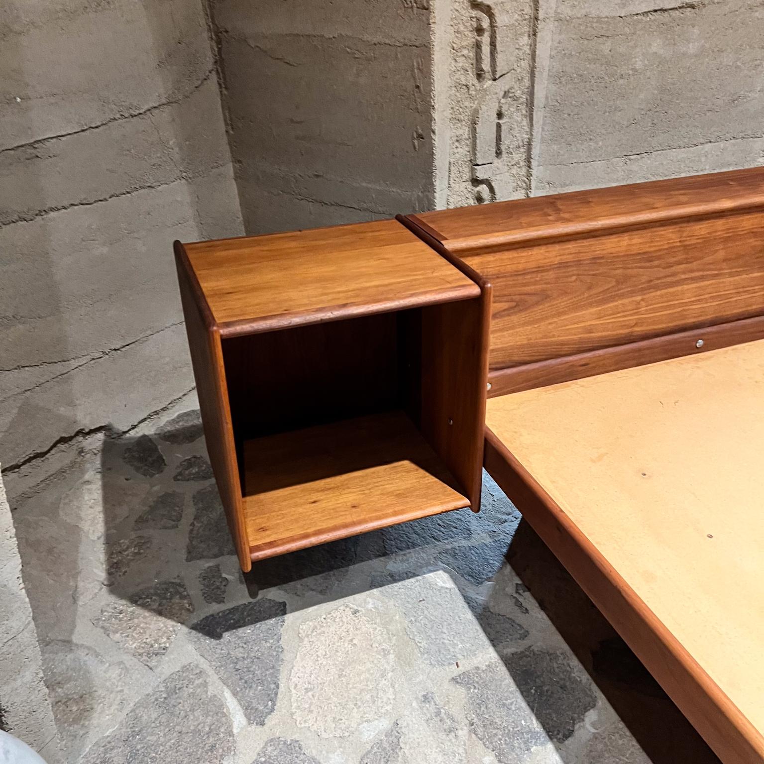 1970s Danish Modern Queen Floating Platform Bed Set For Sale 4