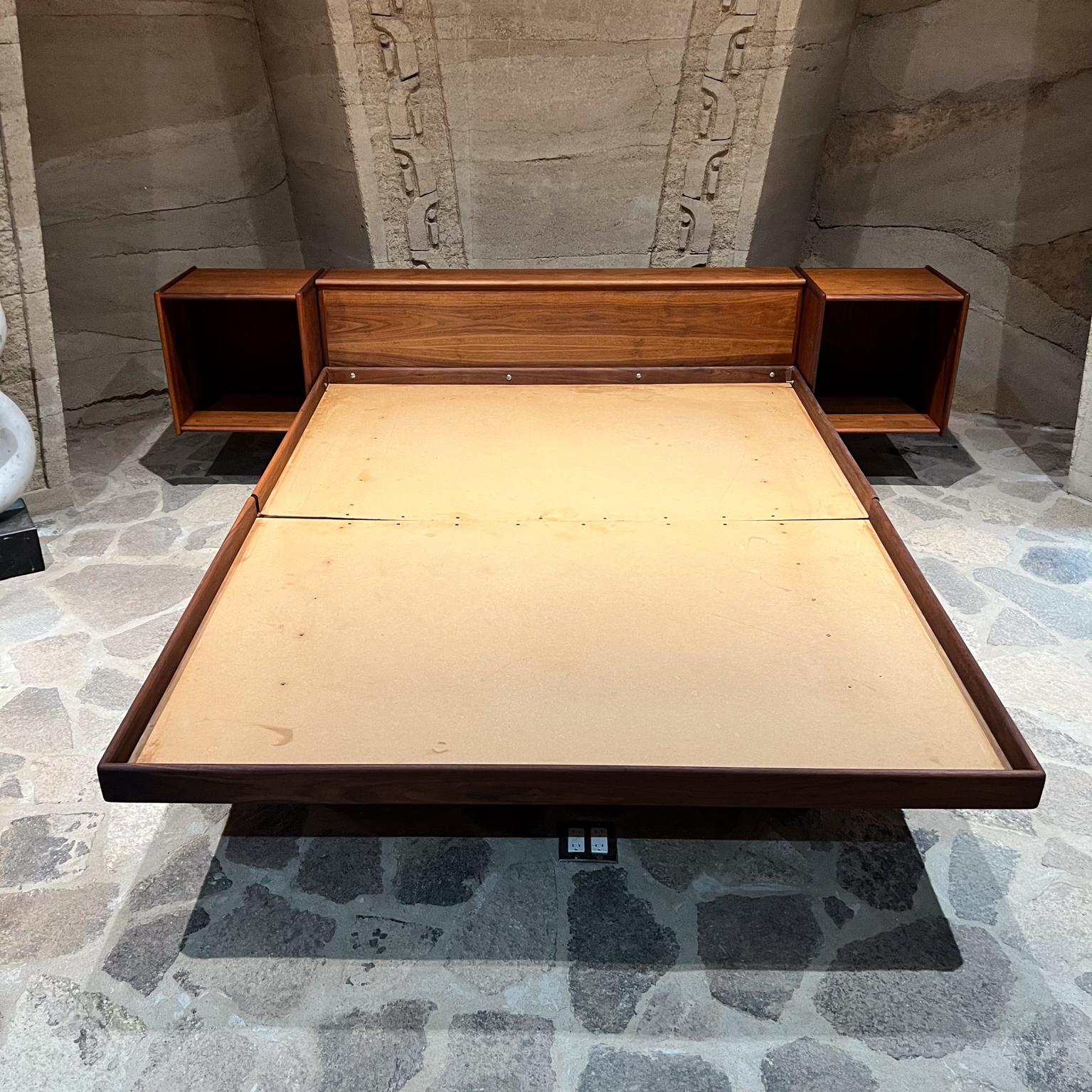 20th Century 1970s Danish Modern Queen Floating Platform Bed Set For Sale