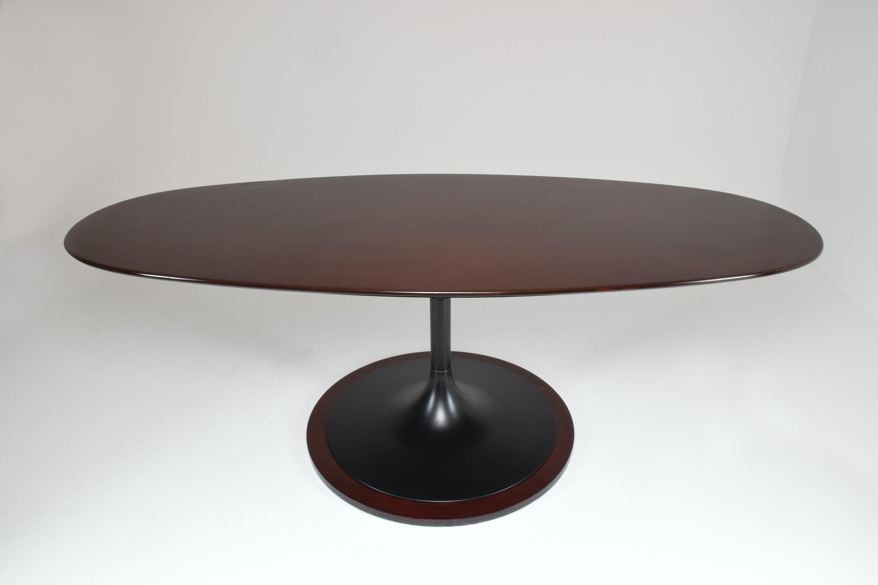 1970's Scandinavian Oval Coffee Table In Good Condition In Paris, FR
