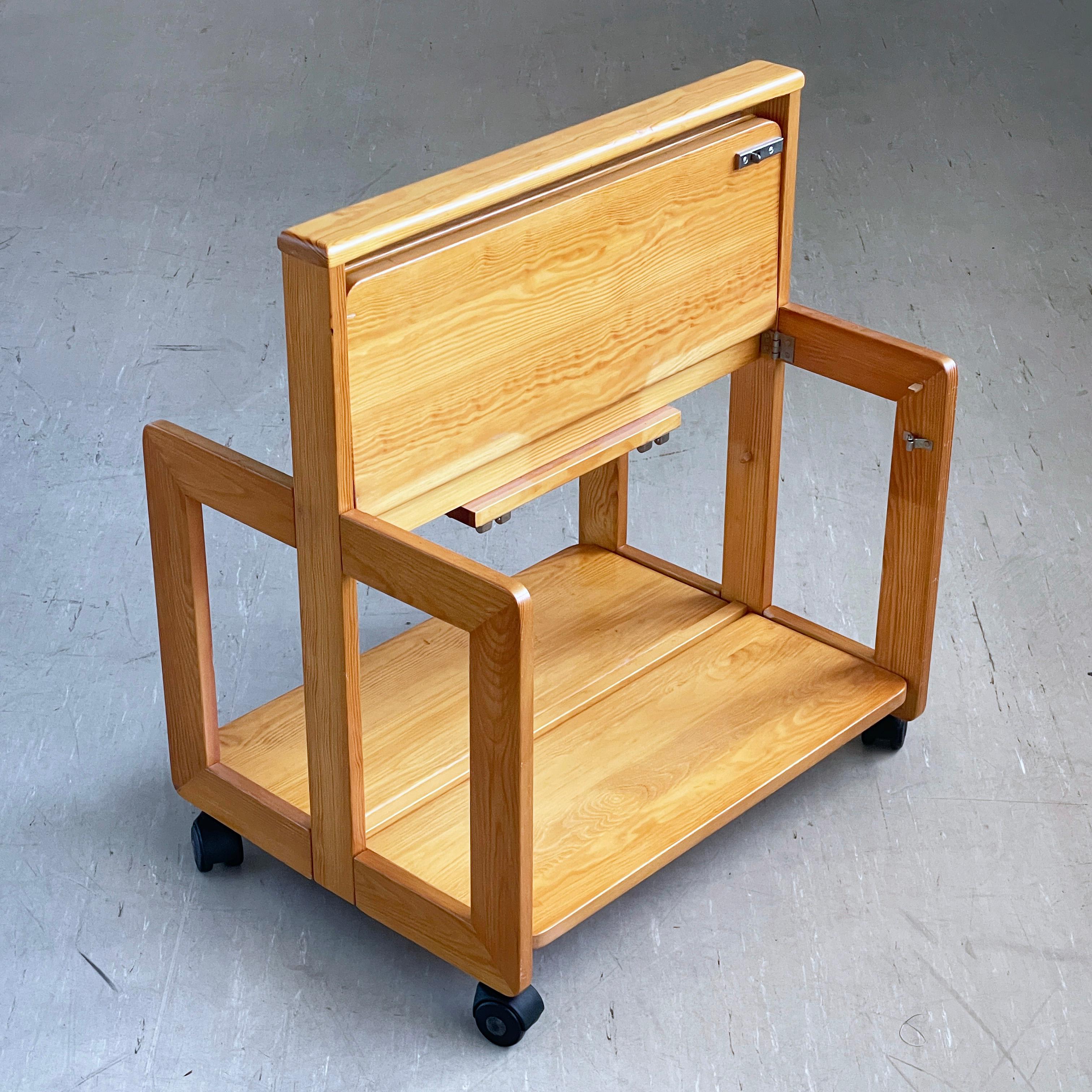 1970's Scandinavian Pinewood Folding Serving Trolley For Sale 7