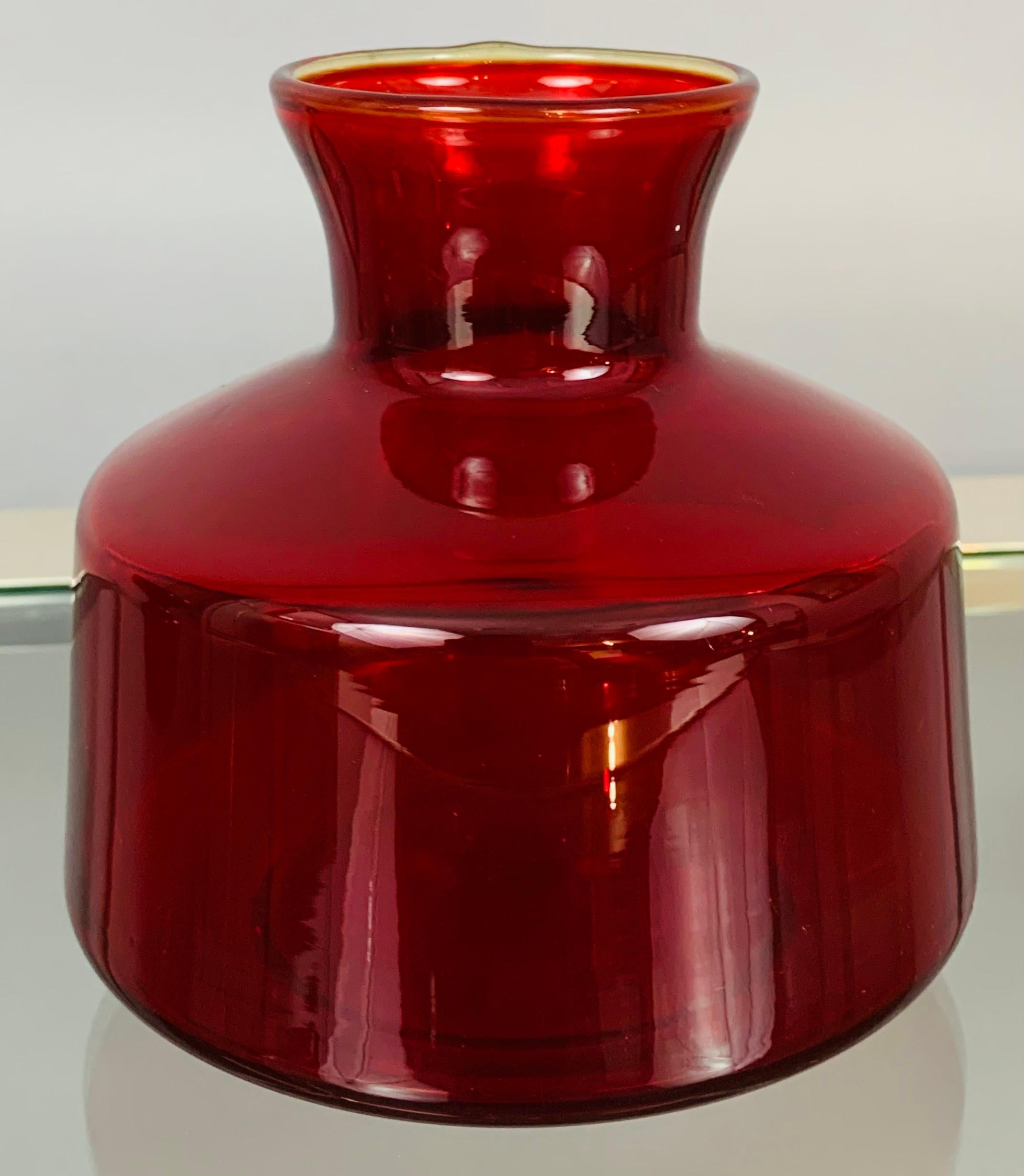 1970s Scandinavian Red Glass Flask with Stopper -Tamara Aladin for Riihimaki 9