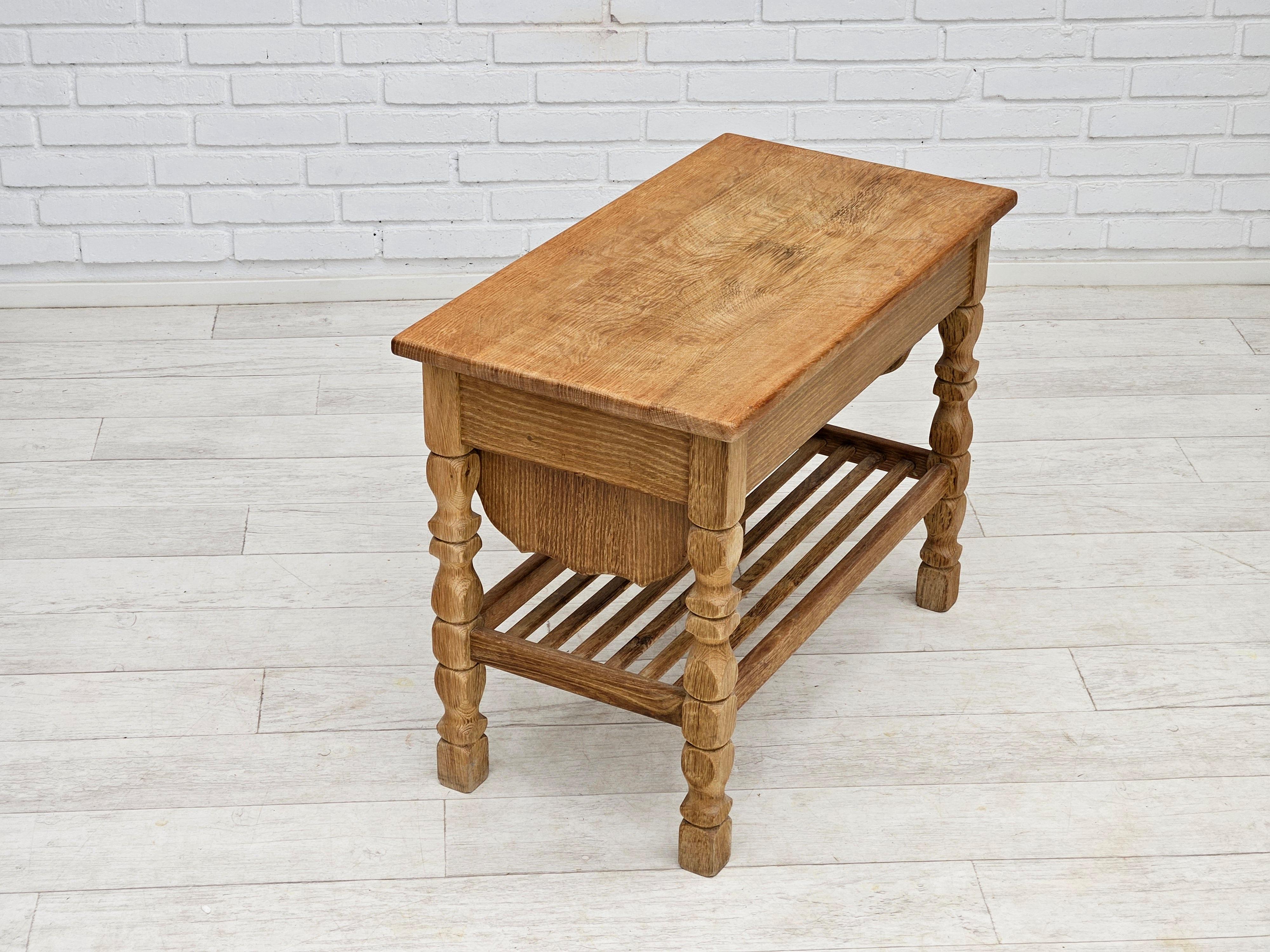 1970er Jahre, skandinavischer Nähtisch, massives Eichenholz, Rattan. im Angebot 8